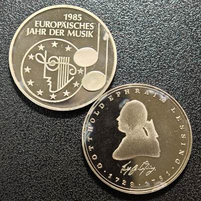 【德藏】世界币章拍卖第161期 - 2枚一组 1985年 德国欧洲音乐年5马克纪念镍币 直径约：29mm；重约：10g 及  1981年 德国艺术评论家戈特霍尔德·莱幸逝世200周年5马克纪念镍币 直径约：29mm；重约：10g