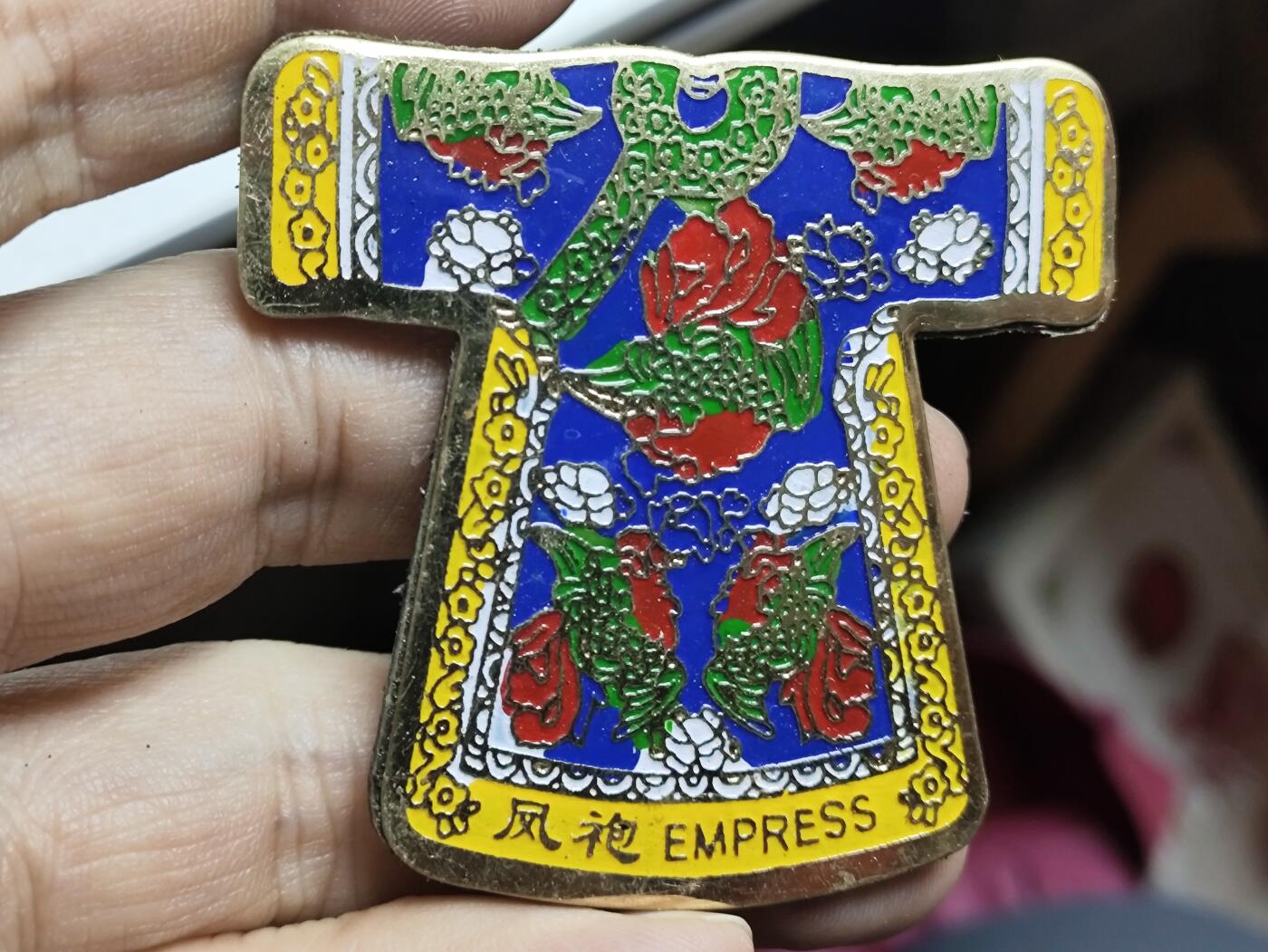 浓郁中国风景泰蓝冰箱贴 清宫凤袍