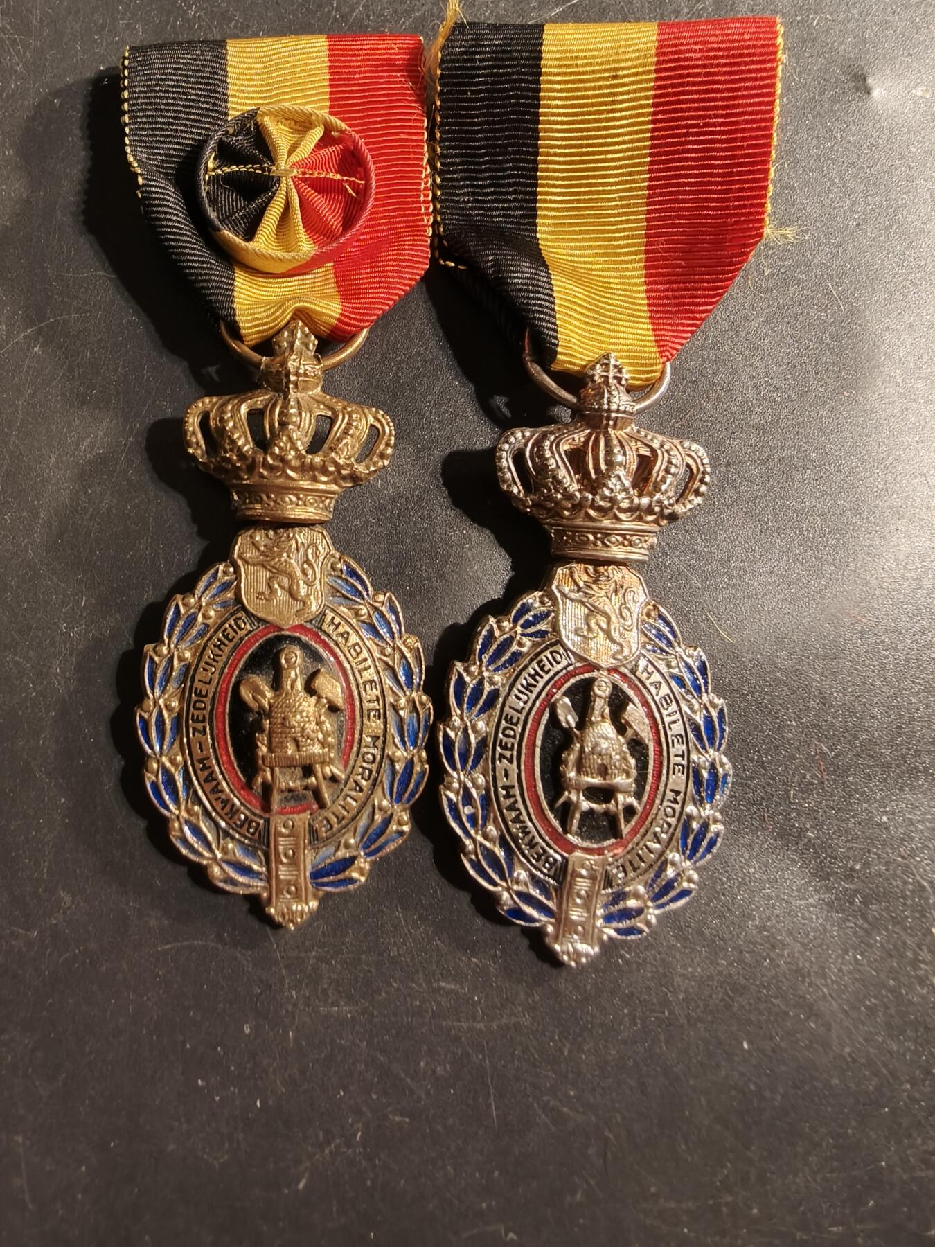 老王徽章第175期 比利时金银级劳工奖章一组