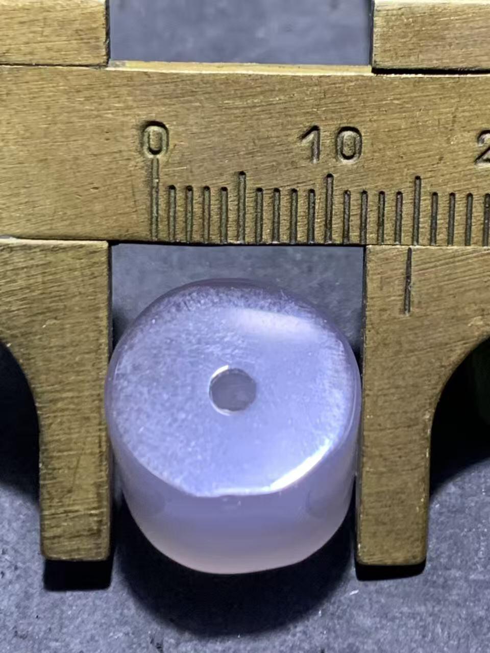 荔枝冻玛瑙老形通货随形桶珠一个，