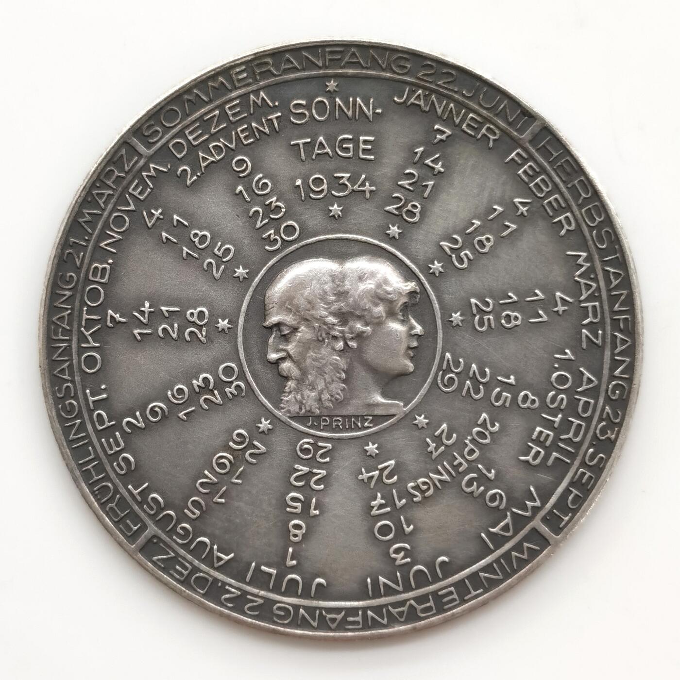 博洋堂世界钱币拍卖第156期（全场包邮） 1934年奥地利日历大银章，直径40mm，边缘900银标，UNC品相