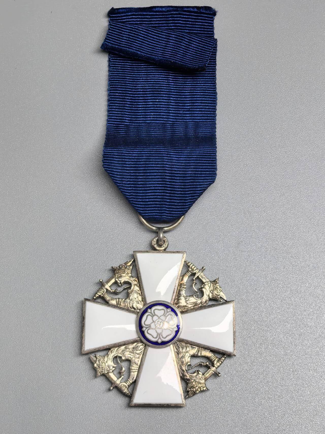 小驴勋章奖章收藏1月10日周六晚六点拍卖（珍爱和平，收藏战争，铭记历史，勿忘国耻，忠党爱国。有偿代拍，送拍规则在简介最后，参拍须阅读规则后再参拍，关系到运费包装发货时效真假辨别等关键信息，拍卖时不再发原图，看大图店主微信码在拍卖店铺介绍里）