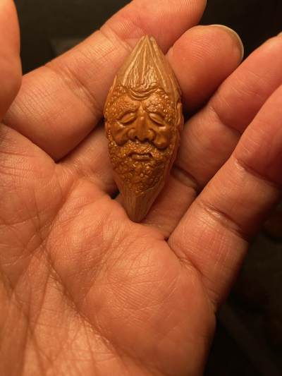 苏工名家王红秋个人作品展示 - 福利苏工核雕，纯手工雕刻，四花梅林大核群仙会，个性十足，等待有缘人，市场无同款，尺寸2。2x5。0喜欢的来