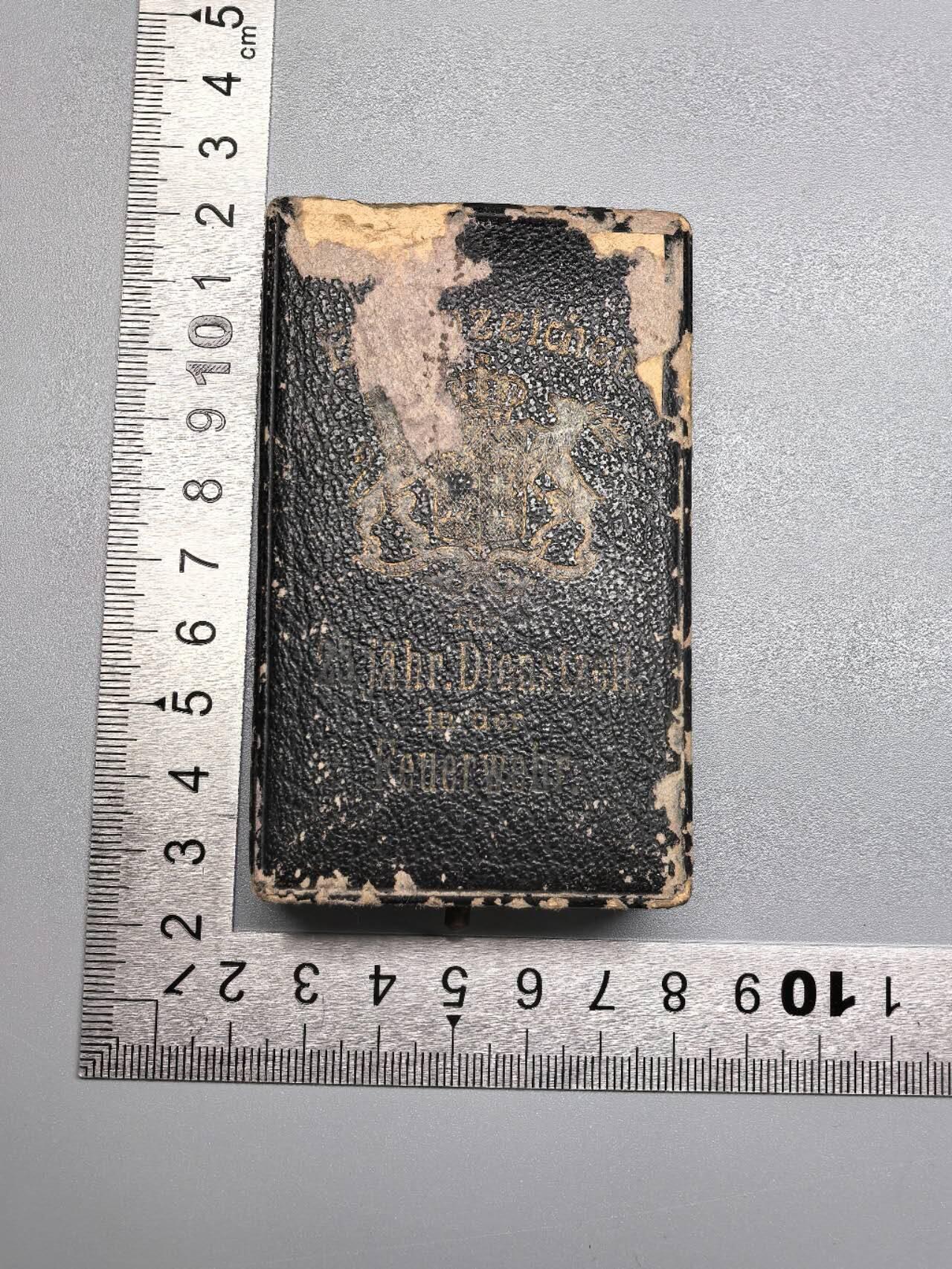 小驴勋章奖章收藏1月10日周六晚六点拍卖（珍爱和平，收藏战争，铭记历史，勿忘国耻，忠党爱国。有偿代拍，送拍规则在简介最后，参拍须阅读规则后再参拍，关系到运费包装发货时效真假辨别等关键信息，拍卖时不再发原图，看大图店主微信码在拍卖店铺介绍里）