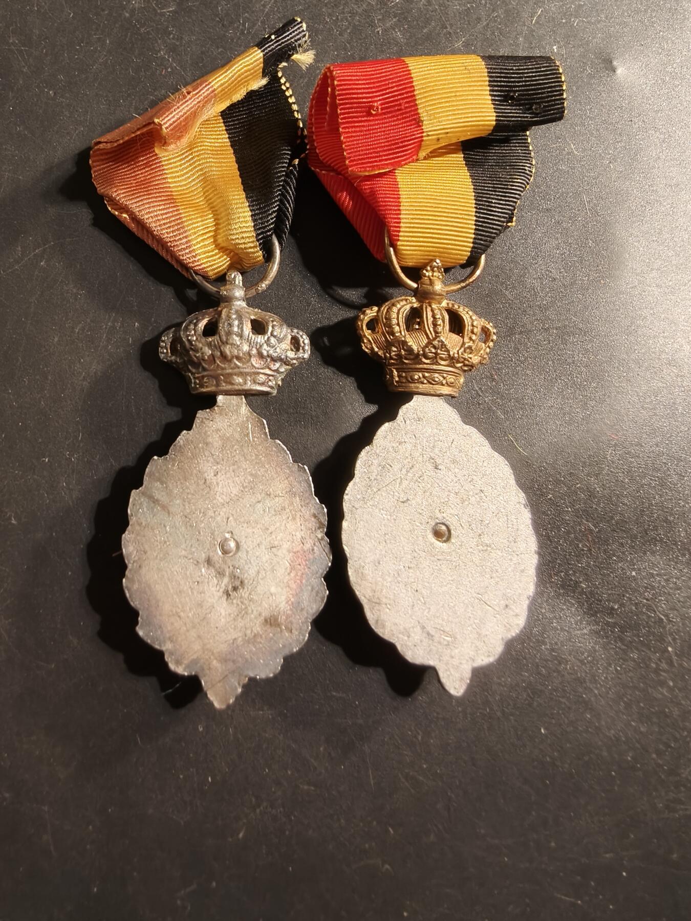 老王徽章第175期 比利时金银级劳工奖章一组