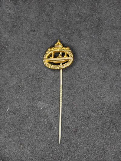 凯旋世界勋赏（第21期冬季大拍）（欢迎送拍）（对拍品有疑问请询问客服，不接受到手刀，出价默认拍品品相。请认真阅读拍卖规则！出价默认已认可！）（收到货请录制开箱视频，无视频概不处理问题。） - 一战潜艇证章mini插针