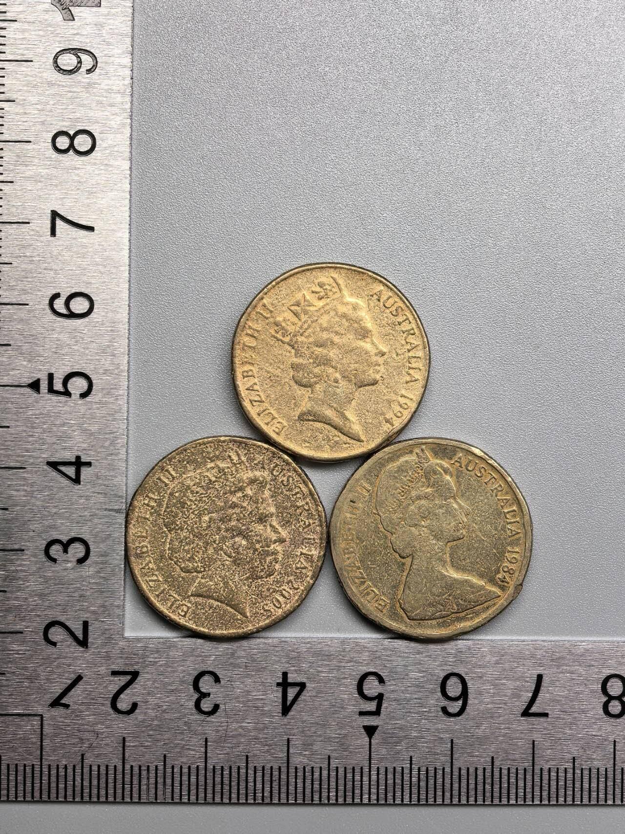 小驴勋章奖章收藏1月10日周六晚六点拍卖（珍爱和平，收藏战争，铭记历史，勿忘国耻，忠党爱国。有偿代拍，送拍规则在简介最后，参拍须阅读规则后再参拍，关系到运费包装发货时效真假辨别等关键信息，拍卖时不再发原图，看大图店主微信码在拍卖店铺介绍里）