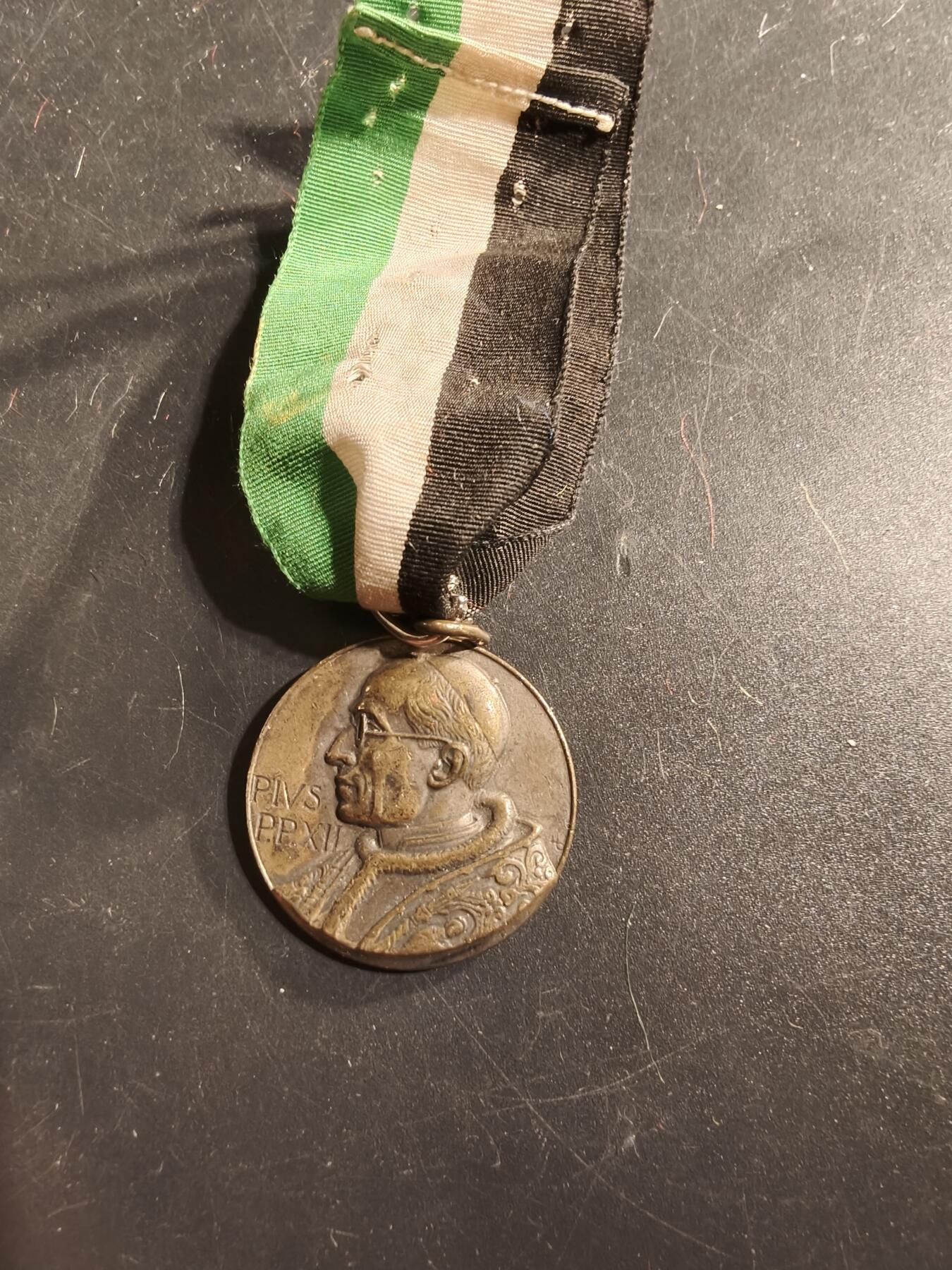 老王徽章第175期 教皇庇护九世纪念章