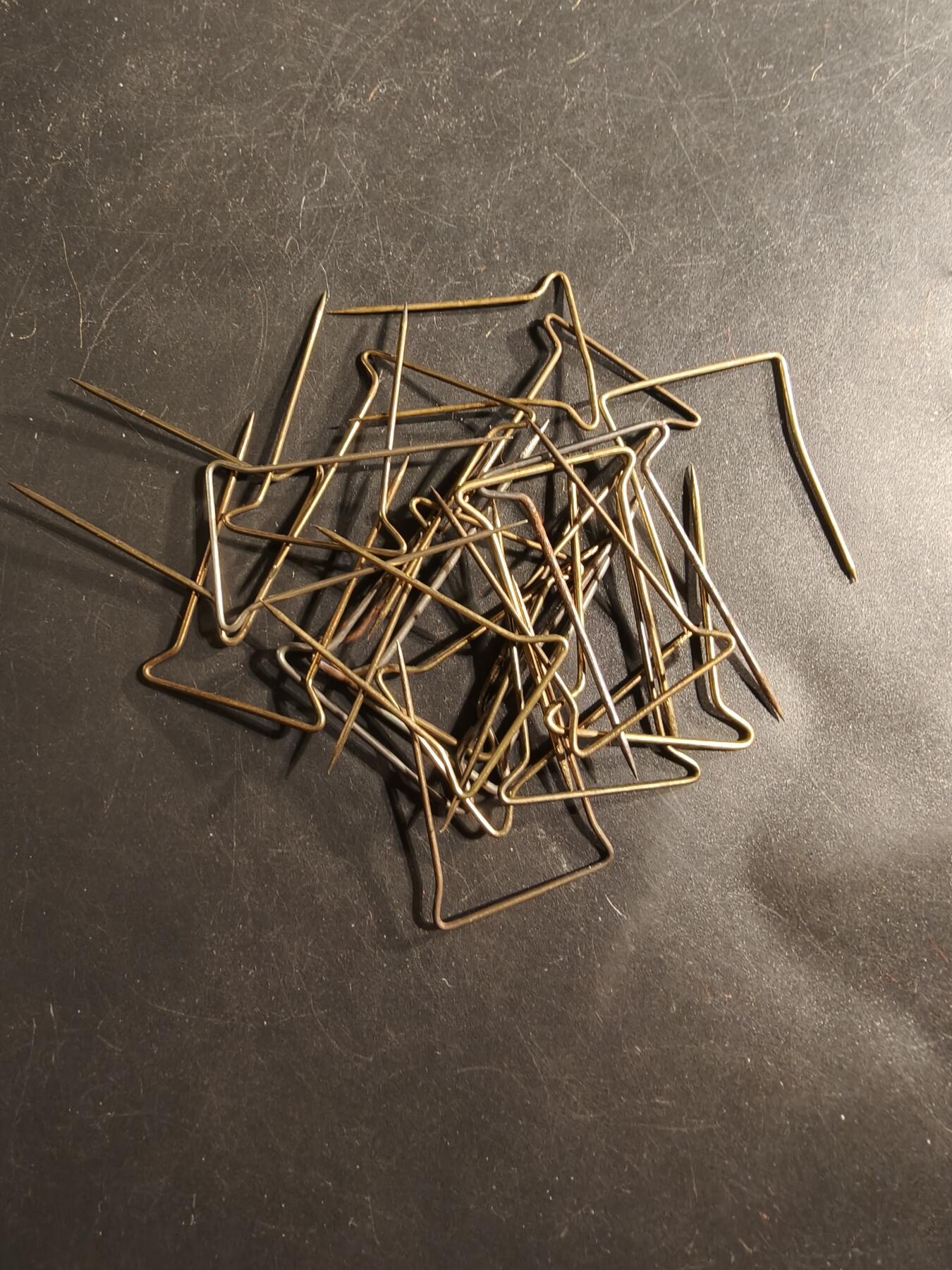 老王徽章第175期 法国比利时针插一组20枚