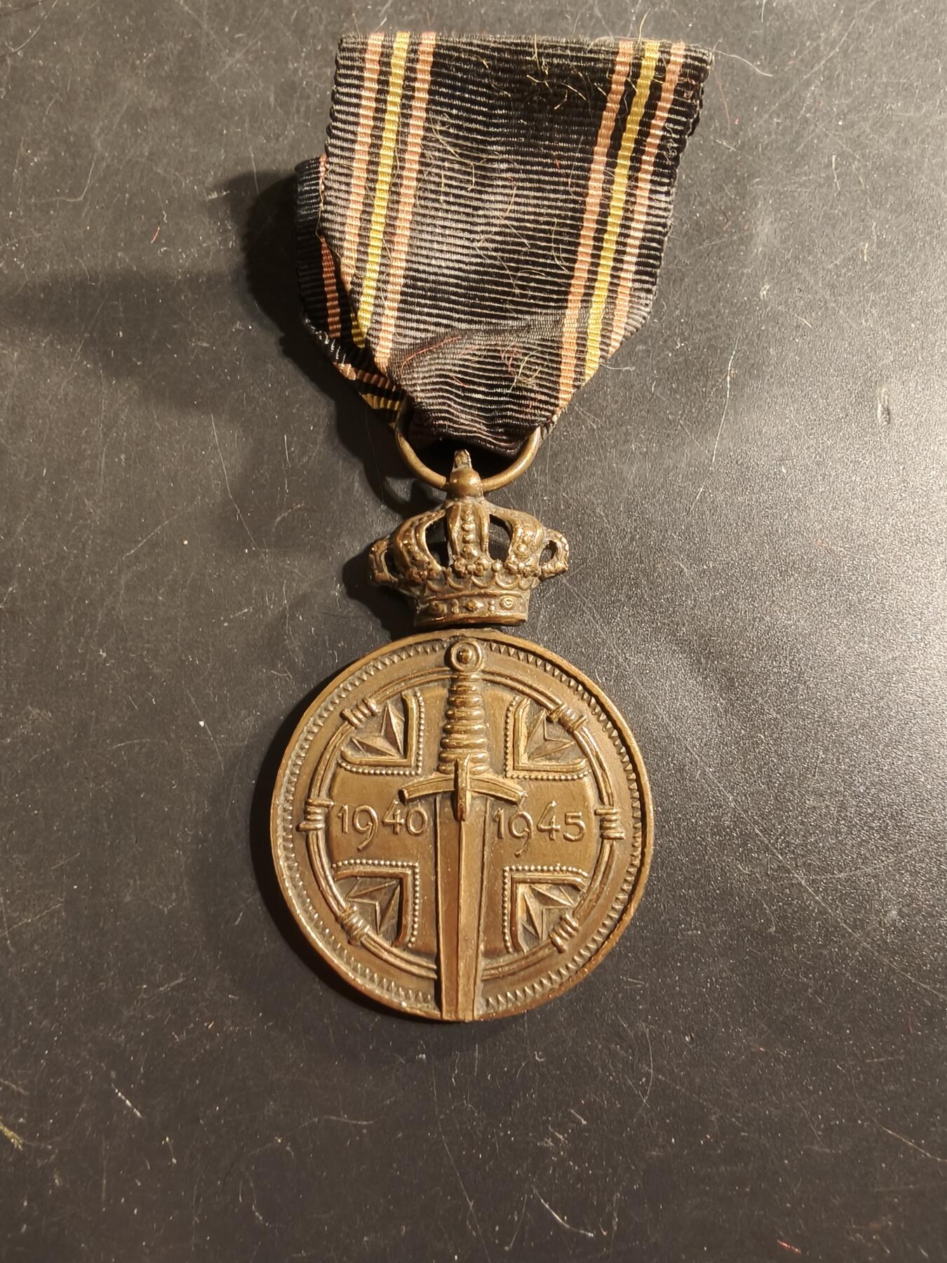 老王徽章第175期 比利时1940-1945年战俘纪念章