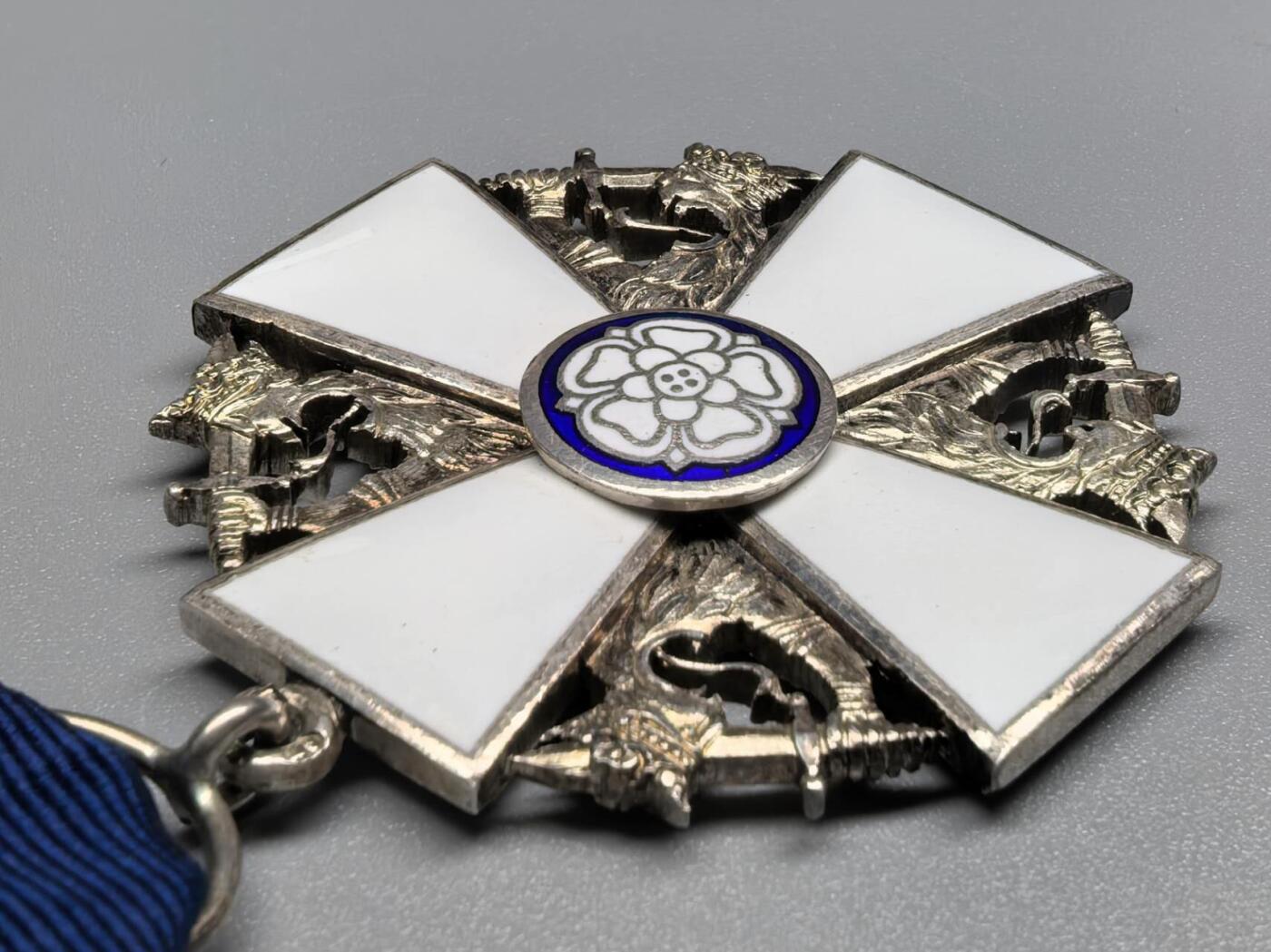 小驴勋章奖章收藏1月10日周六晚六点拍卖（珍爱和平，收藏战争，铭记历史，勿忘国耻，忠党爱国。有偿代拍，送拍规则在简介最后，参拍须阅读规则后再参拍，关系到运费包装发货时效真假辨别等关键信息，拍卖时不再发原图，看大图店主微信码在拍卖店铺介绍里）