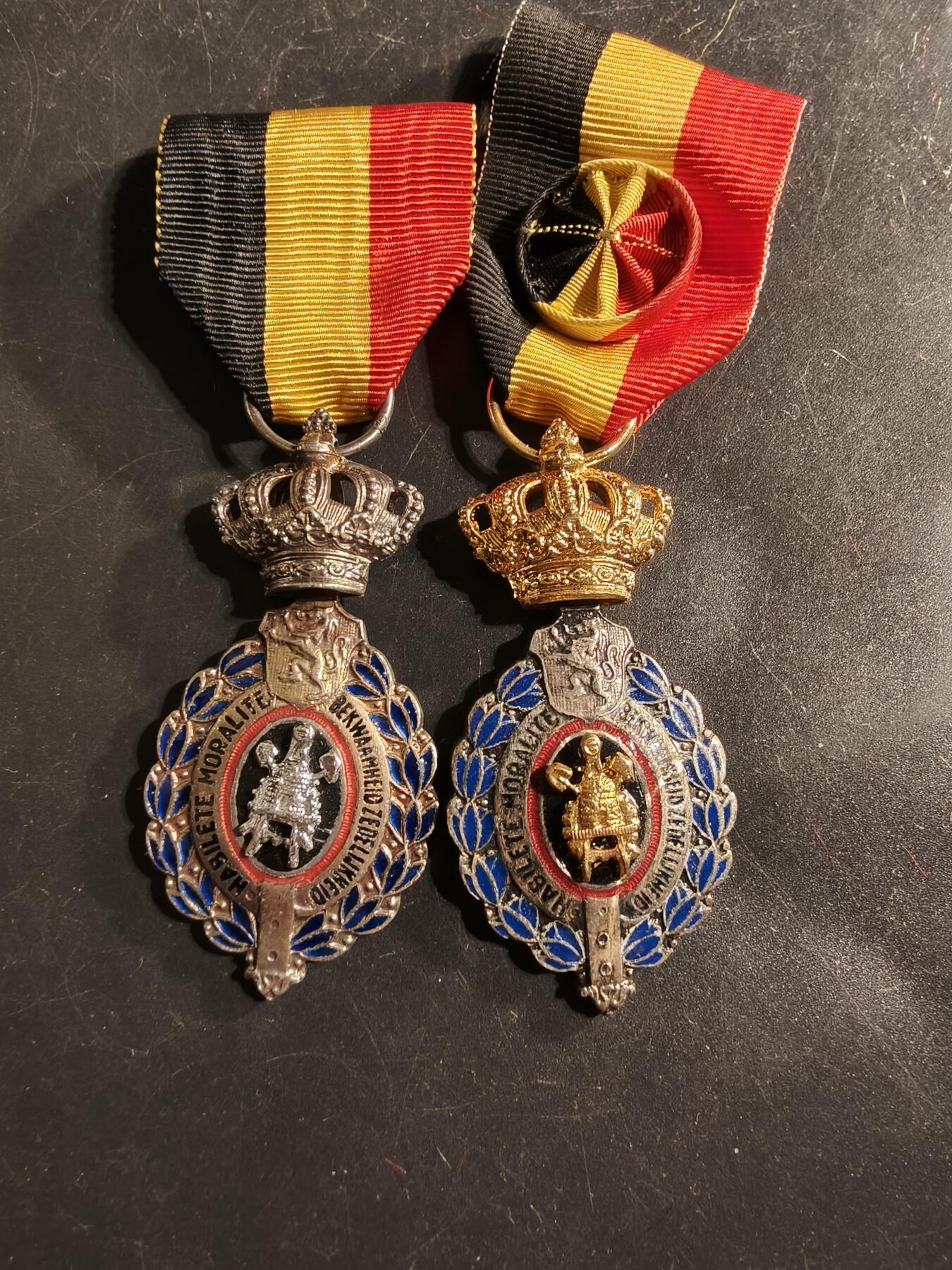 老王徽章第175期 比利时金银级劳工奖章一组