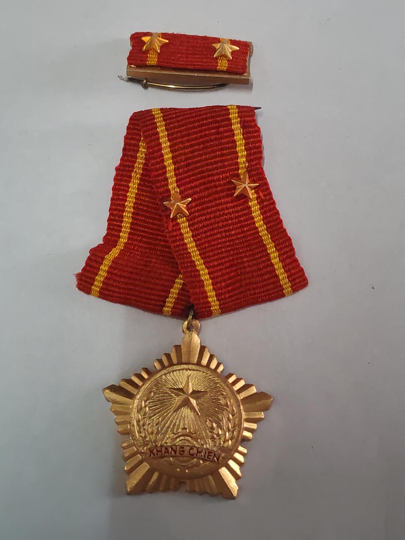 韵星假日拍卖第三十六期 -- Rimey Holidays Auction 36 越南社会主义共和国二级抗战奖章略软挂版