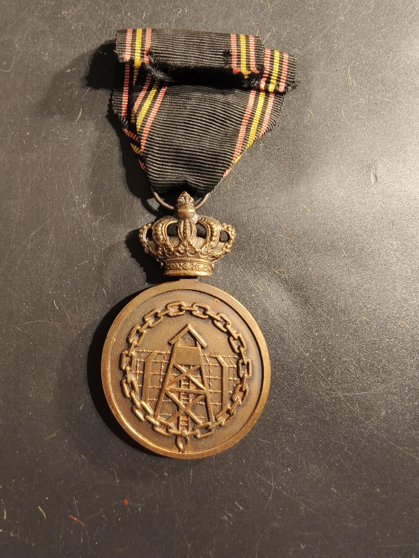 老王徽章第175期 比利时1940-1945年战俘纪念章