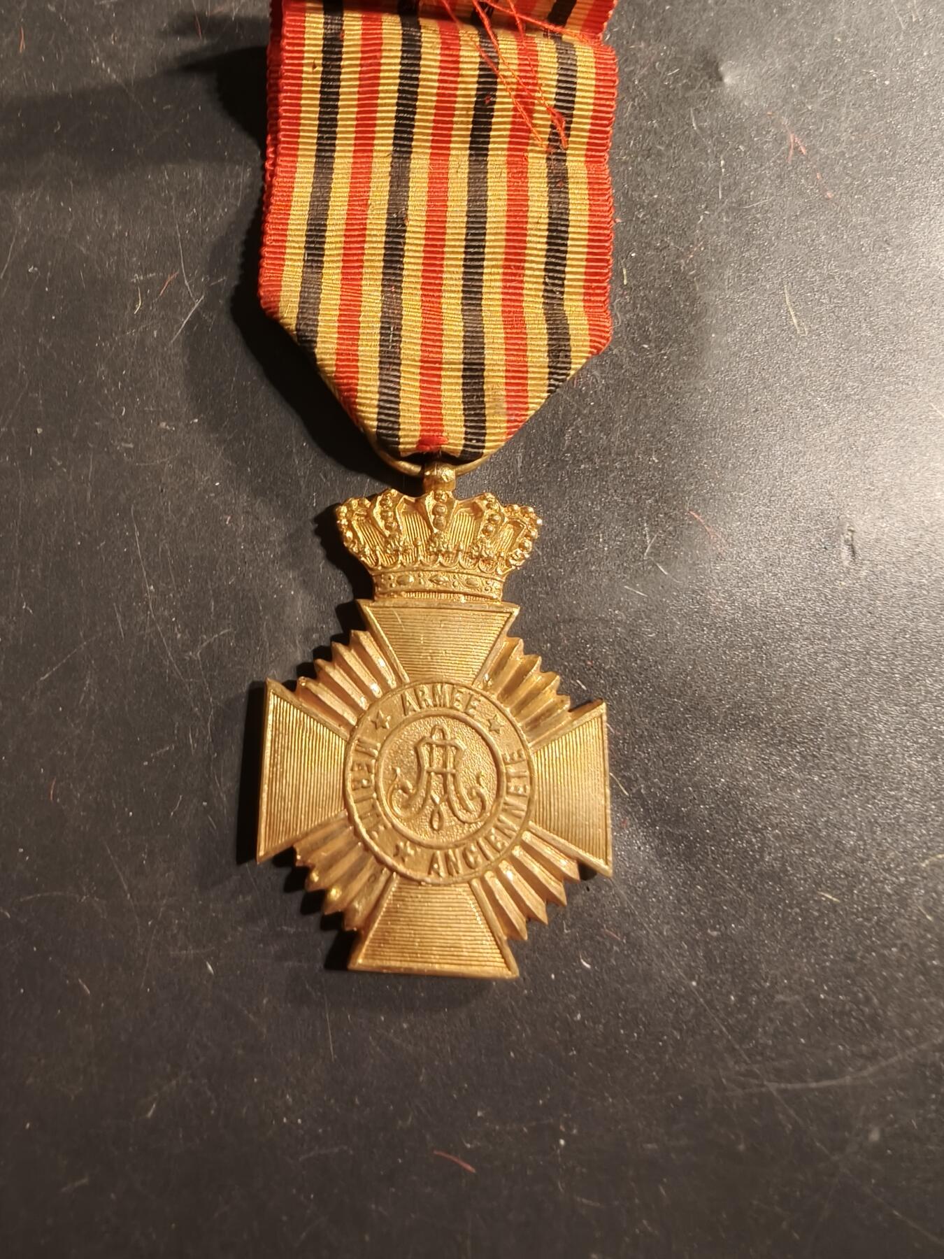 老王徽章第175期 比利时军事奖章    早期单法语版