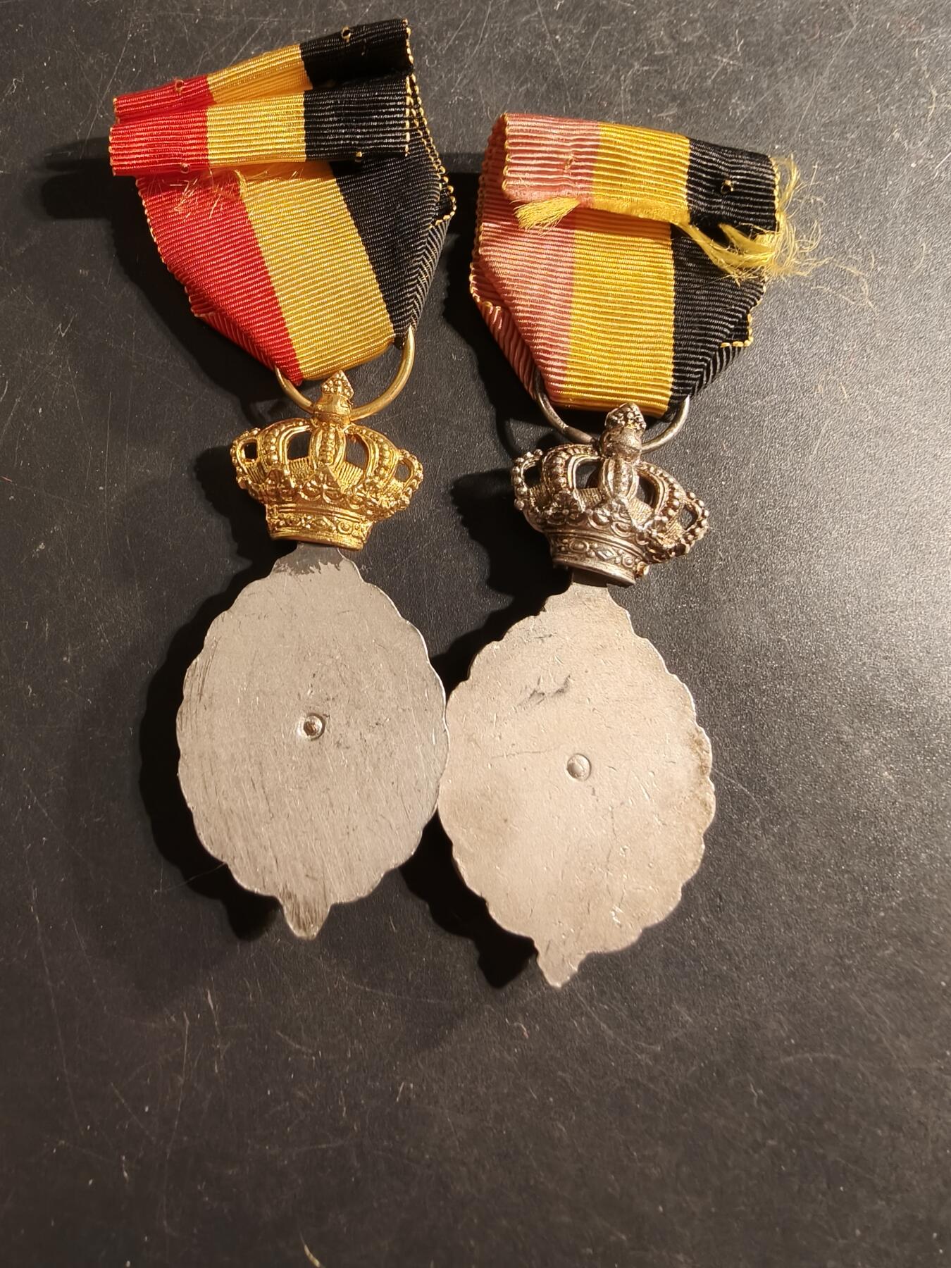 老王徽章第175期 比利时金银级劳工奖章一组