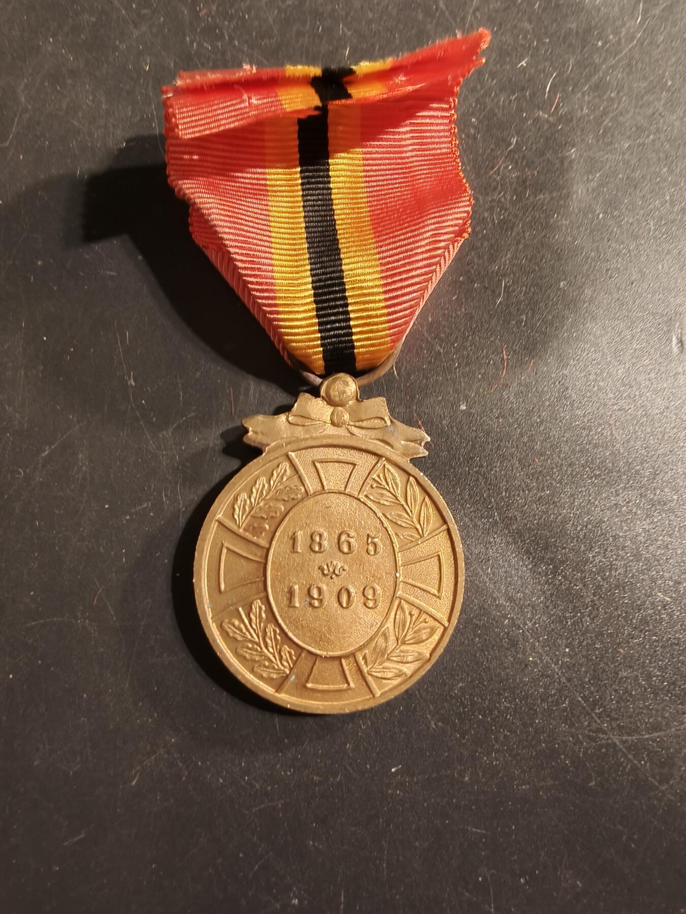 老王徽章第175期 比利时利奥波德二世国王执政纪念章