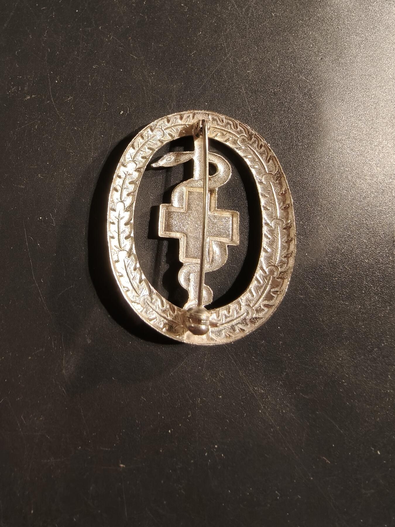 老王徽章第175期 德国巴伐利亚州银级红十字会证章