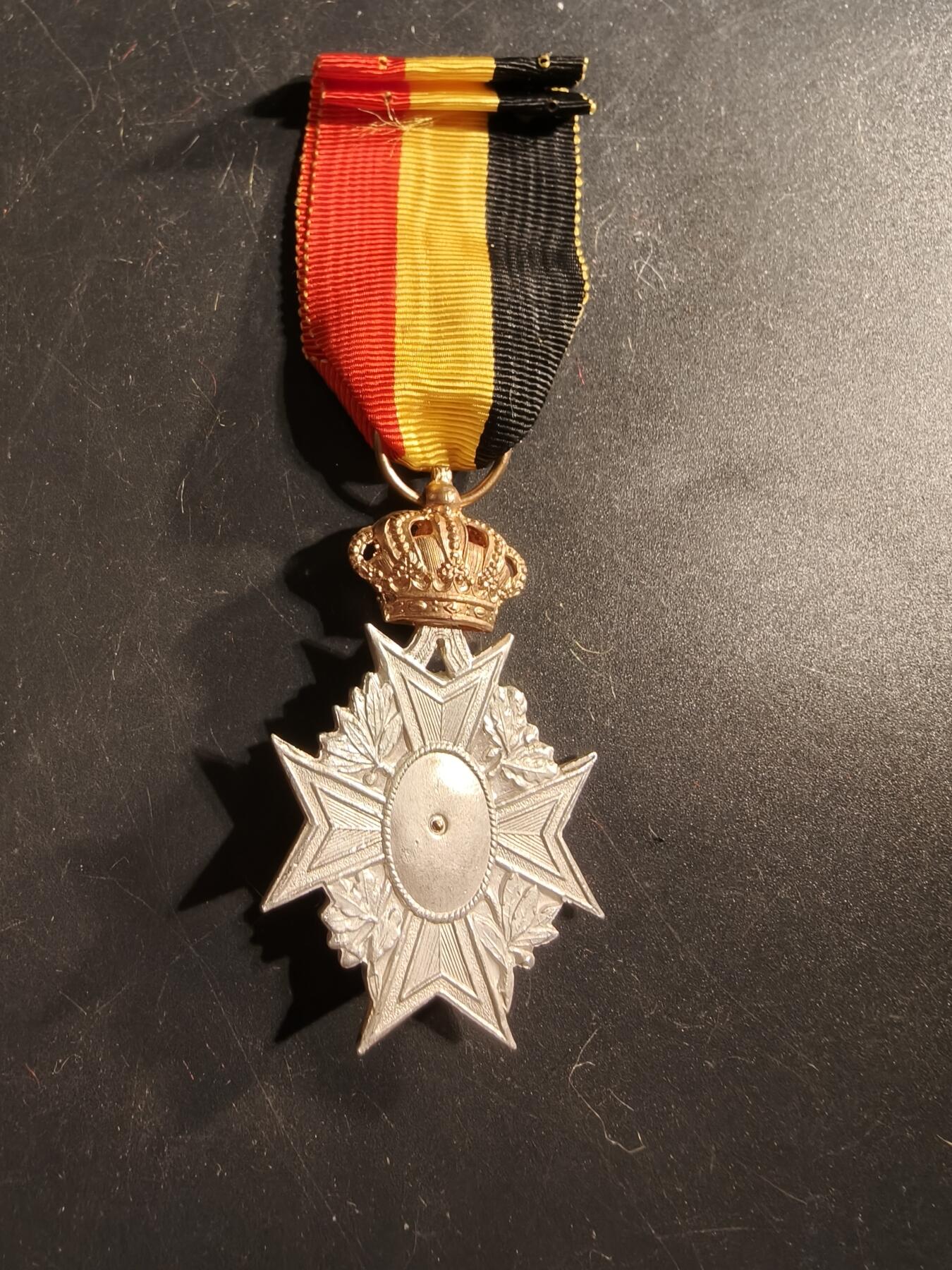 老王徽章第175期 比利时金级工业特别勋章