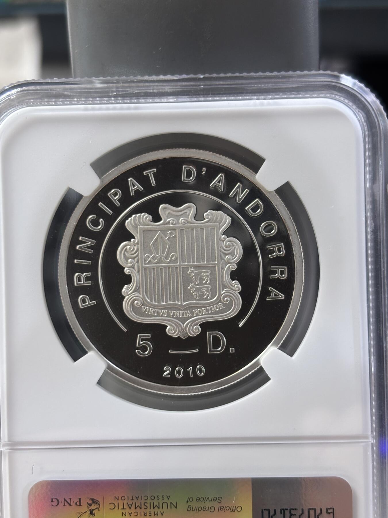 第187期拍卖 获奖币安道尔2010年比利牛斯山脉的棕熊纪念银币半盎司NGC-PF69,925银，15.57克，发行3000枚