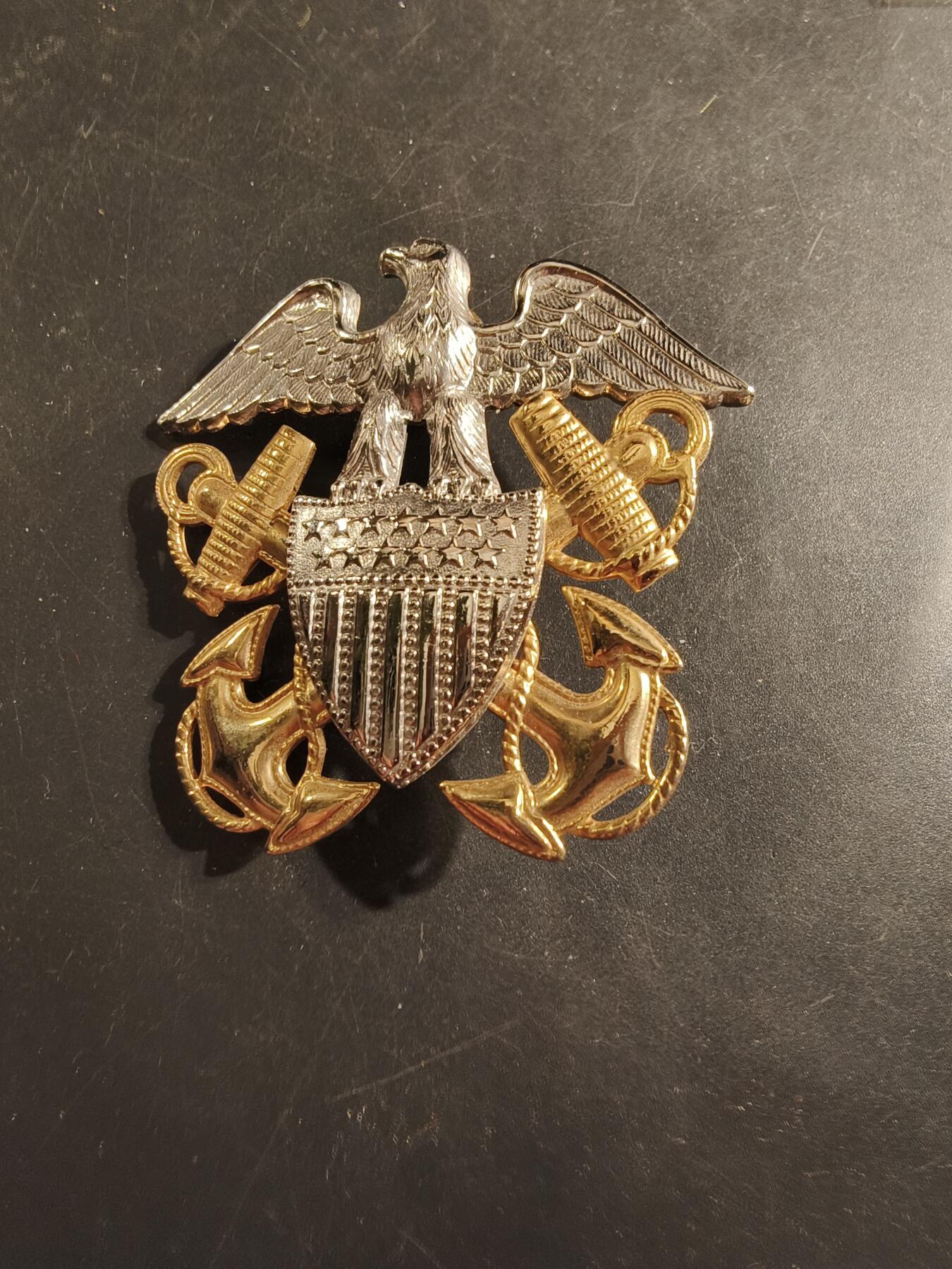 老王徽章第175期 美国海军大檐帽帽徽