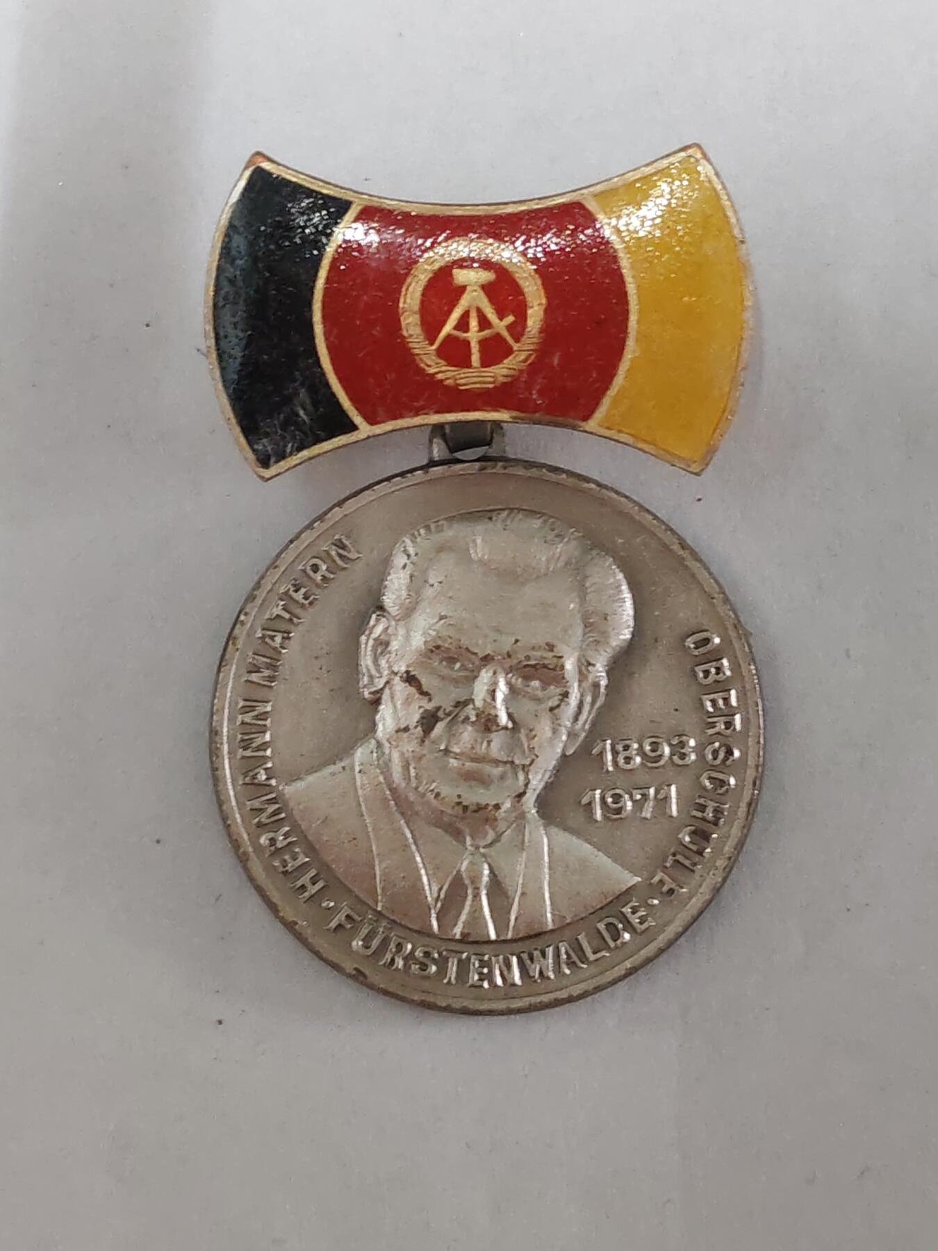 韵星假日拍卖第三十六期 -- Rimey Holidays Auction 36 民主德国赫尔曼马恩奖章