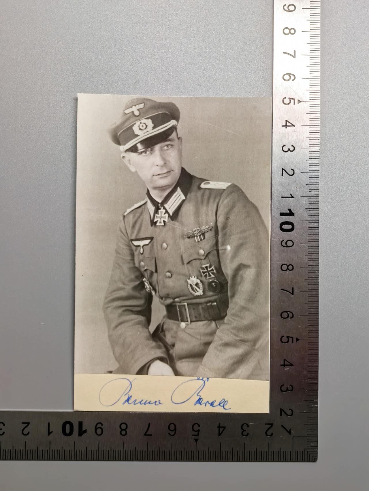 小驴勋章奖章收藏1月10日周六晚六点拍卖（珍爱和平，收藏战争，铭记历史，勿忘国耻，忠党爱国。有偿代拍，送拍规则在简介最后，参拍须阅读规则后再参拍，关系到运费包装发货时效真假辨别等关键信息，拍卖时不再发原图，看大图店主微信码在拍卖店铺介绍里）