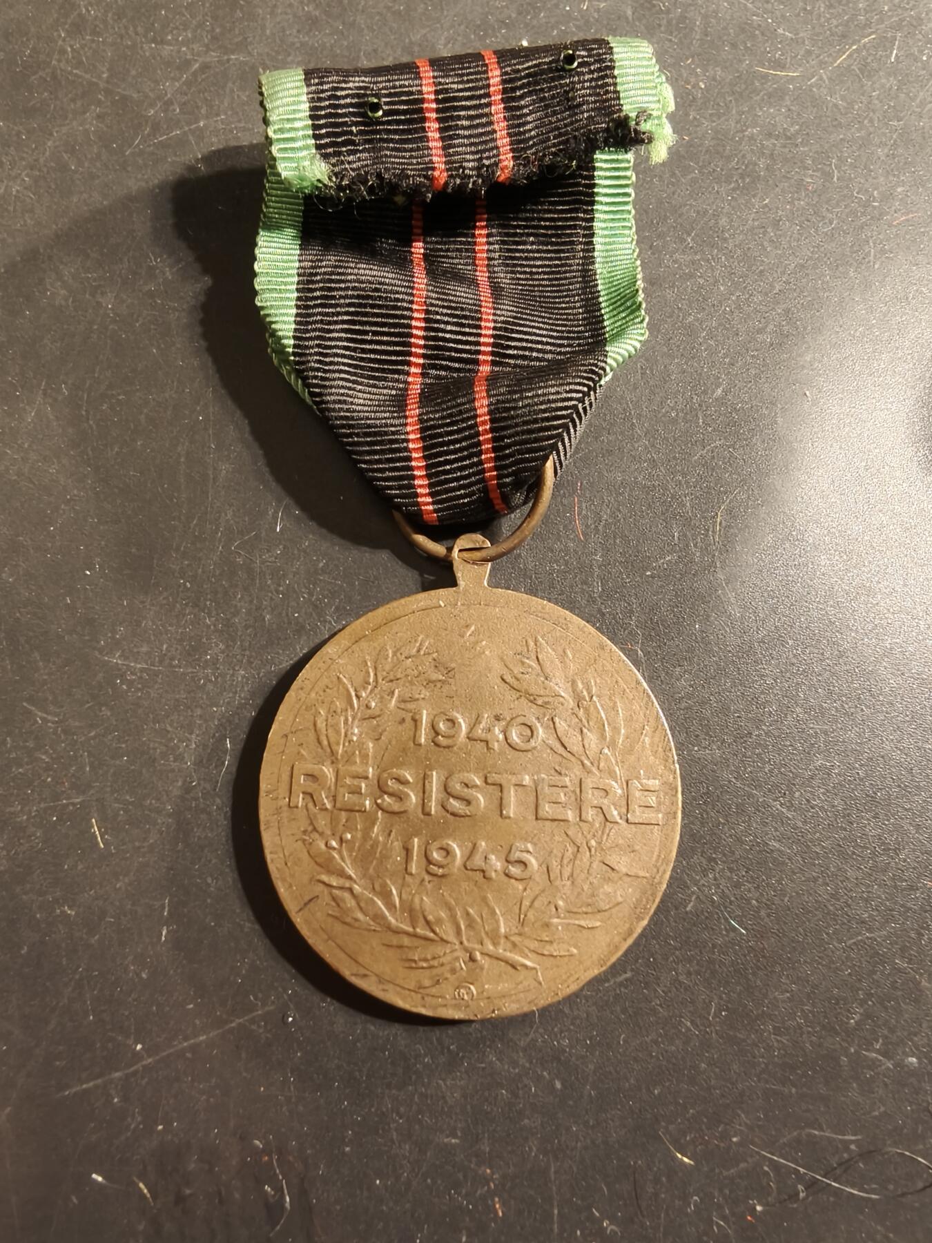 老王徽章第175期 比利时二战武装抵抗奖章