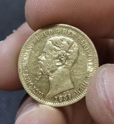 “甄选寰宇 · 臻藏岁华”新年精品场（直播拍卖）-甄臻铺-世界币章拍卖（第47期）送拍享返佣金等优惠多多 - 意大利撒丁王国1859年伊曼纽尔二世20里拉金币 早期少见品种，重6.4g，细节刻画传神，细节见图