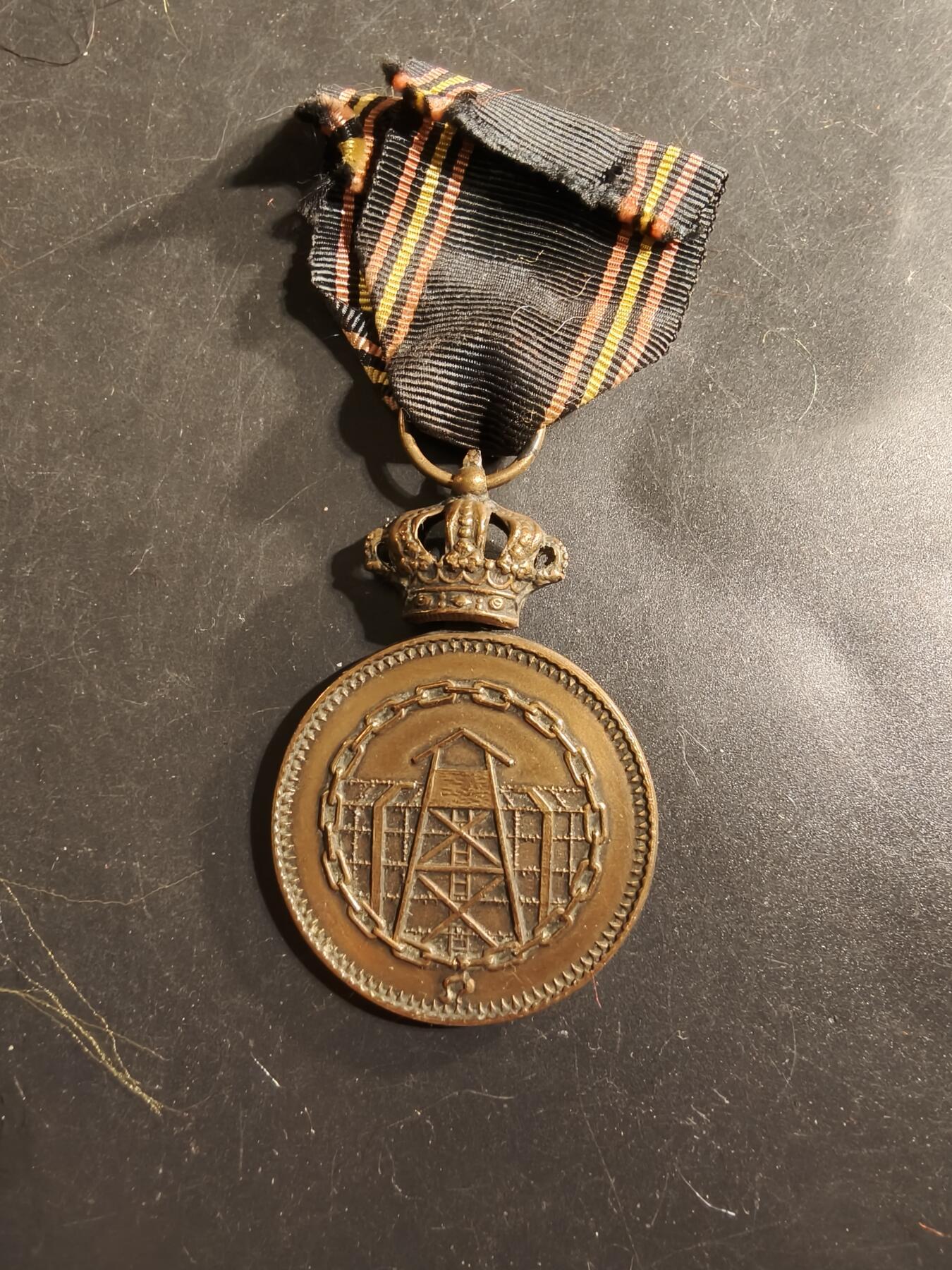 老王徽章第175期 比利时1940-1945年战俘纪念章