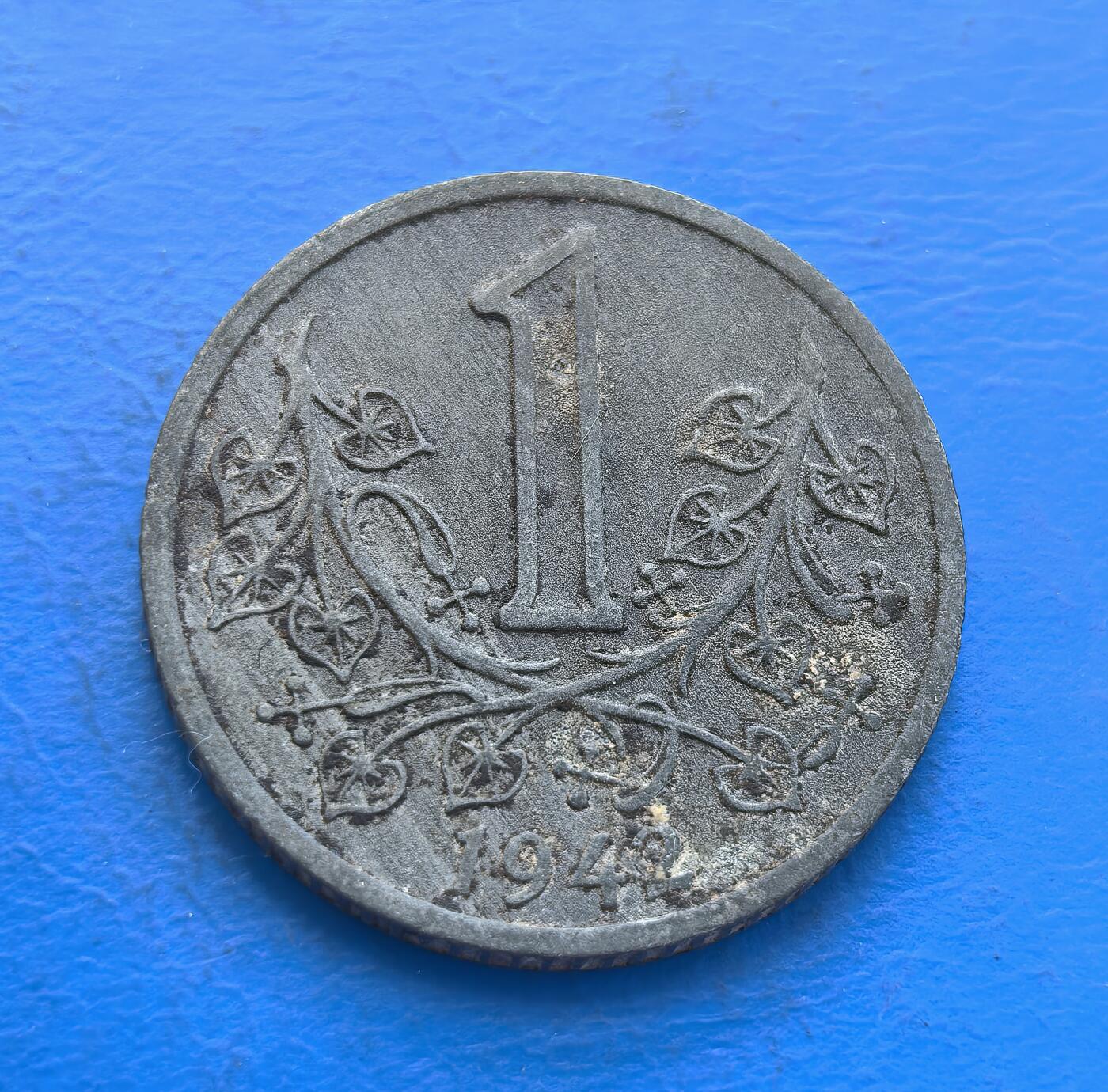 外国优质银币非洲美洲币，周六九点倒数截拍，满百包邮，持续收拍 1942 年德占波希米亚和摩拉维亚 1 克朗币，正面饰缠枝纹 + 年份，背面展雄狮国徽与地域名，金属币承载二战时期地域货币文化，兼具历史纪念与国徽收藏特色。