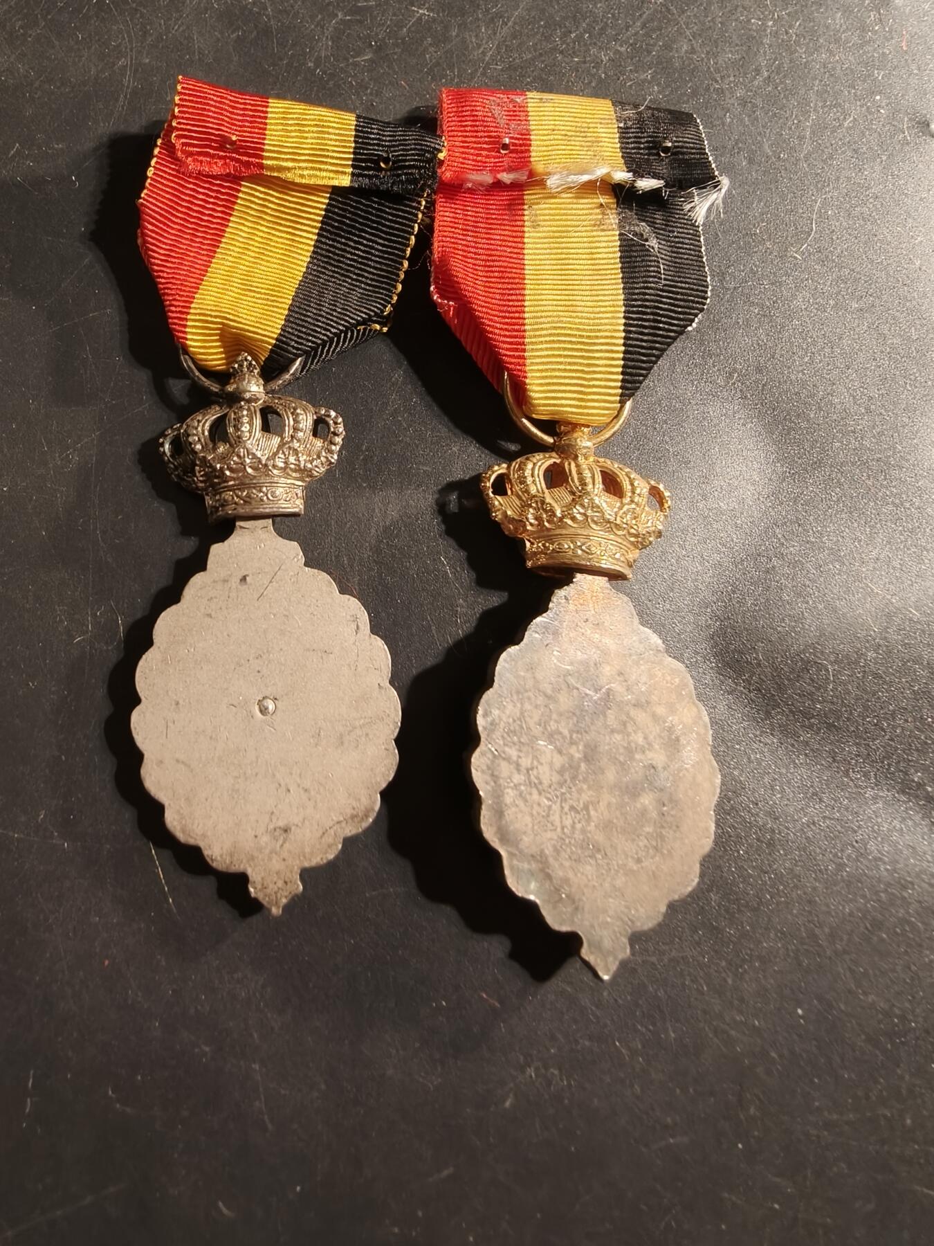 老王徽章第175期 比利时金银级劳工奖章一组