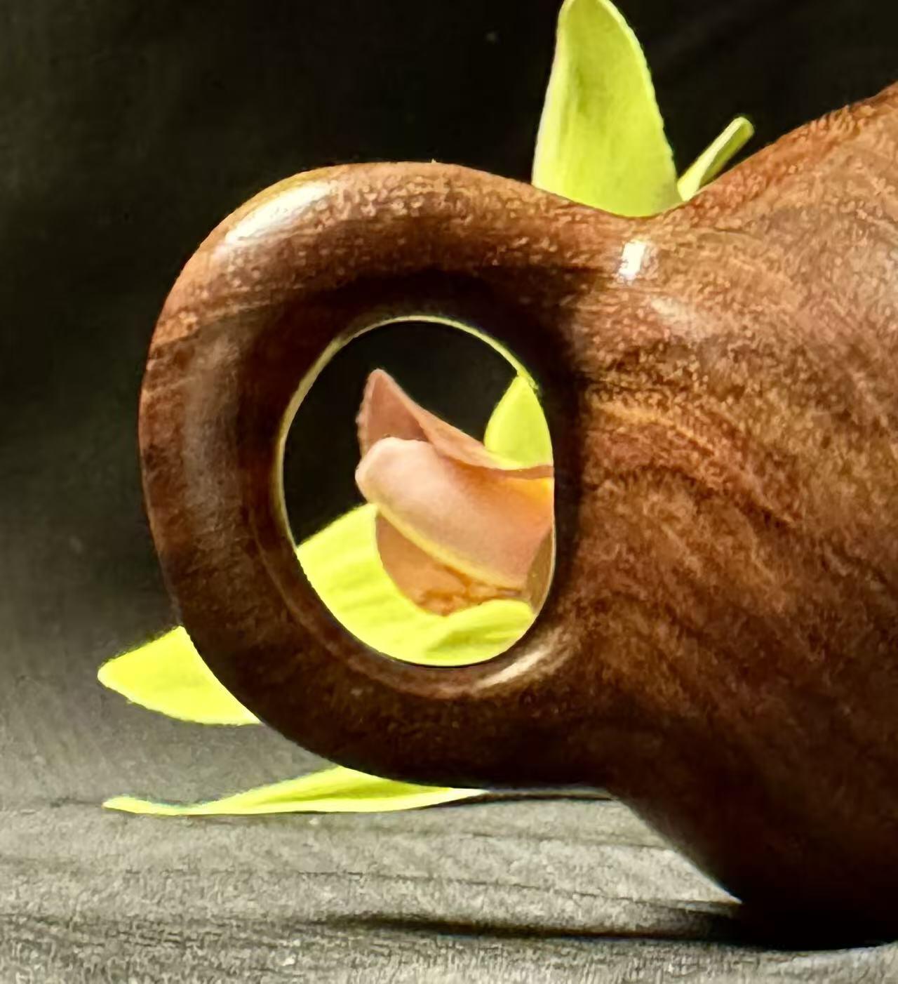 零元拍：海南黄花梨精工摆件茶壶把把壶，一块料制成，尺寸约：直径 7.8CM，高 5.8CM。