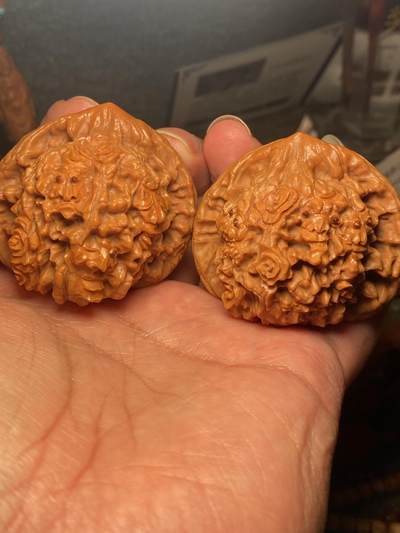 苏工名家王红秋个人作品展示 - 福利苏工核雕，纯手工核桃雕刻十八罗汉尊者一对个性十足，四面满工，等待有缘人，市场无同款，尺寸5。05喜欢的来