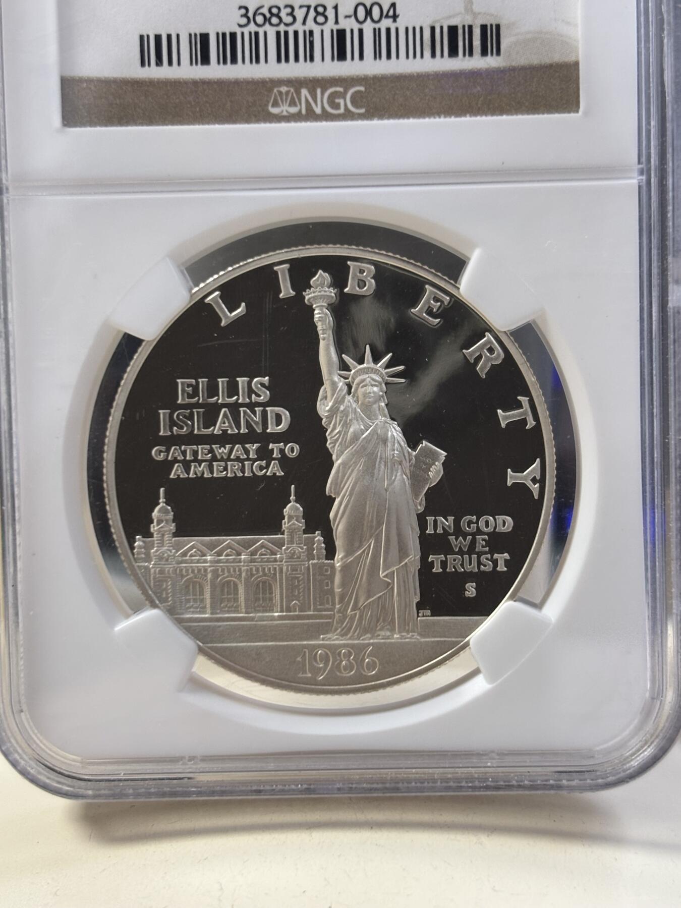 第187期拍卖 获奖币美国1986年自由女神百年精制纪念银币NGC-PF69，26.72克，900银