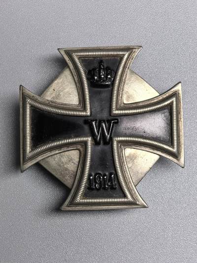 小驴勋章奖章收藏1月10日周六晚六点拍卖（珍爱和平，收藏战争，铭记历史，勿忘国耻，忠党爱国。有偿代拍，送拍规则在简介最后，参拍须阅读规则后再参拍，关系到运费包装发货时效真假辨别等关键信息，拍卖时不再发原图，看大图店主微信码在拍卖店铺介绍里） - 德国一战一级铁十字勋章，多层螺丝背辛克尔版本，铁质核心黑漆，铜合金框，7厂（Paul Meybauer Berlin）制作，少见，四千的好东西