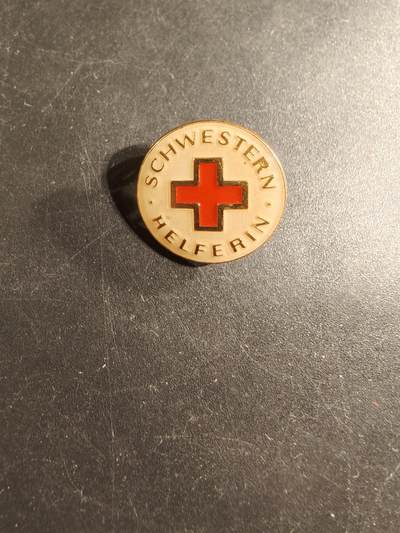老王徽章第175期 - 德国红十字会女护士助手证章