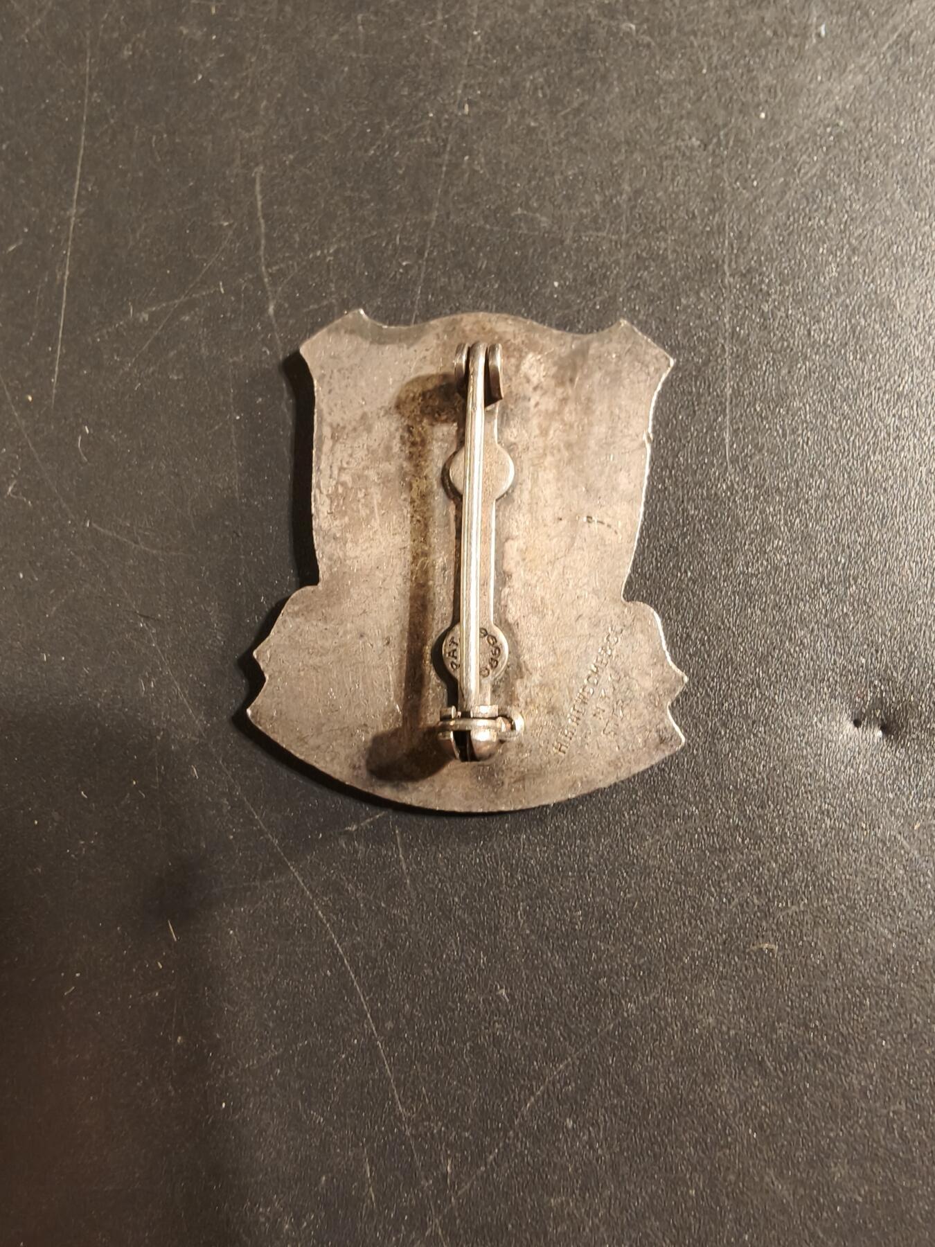 老王徽章第175期 美国陆军第296步兵团证章 二战时期横针版 925银质珐琅 8.6g