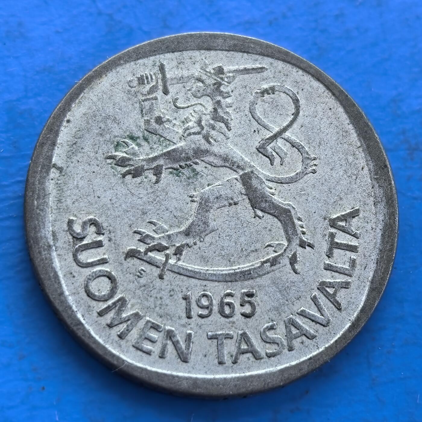 外国优质银币非洲美洲币，周六九点倒数截拍，满百包邮，持续收拍 芬兰1965 年 1 马克银币纯银价40元，币面饰芬兰国兽狮子与本土植物纹样，承载芬兰文化标识，流通包浆独特，兼具北欧货币史价值与地域钱币收藏属性
