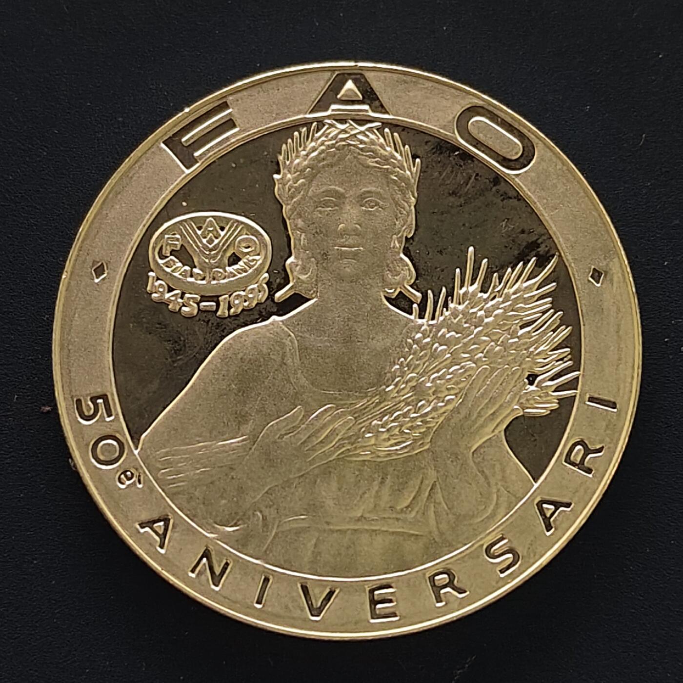 【全场包邮】纯粹捡漏拍493场 安道尔1995年10第纳尔FAO组织五十周年精制克朗型纪念银币【38.7毫米31.1克，纯银价约518元（按18元银价折算）】