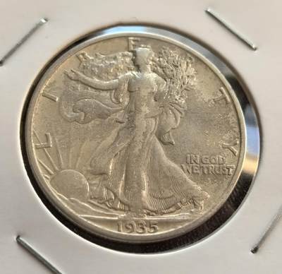外国优质银币非洲美洲币，周六九点倒数截拍，满百包邮，持续收拍 - 美国1935 年行走自由女神半元银币S版，正面是持枝女神伴旭日纹，背面立鹰配 “合众为一” 格言，版式经典、年份具战后纪念性，是美币收藏中人气较高的品种。