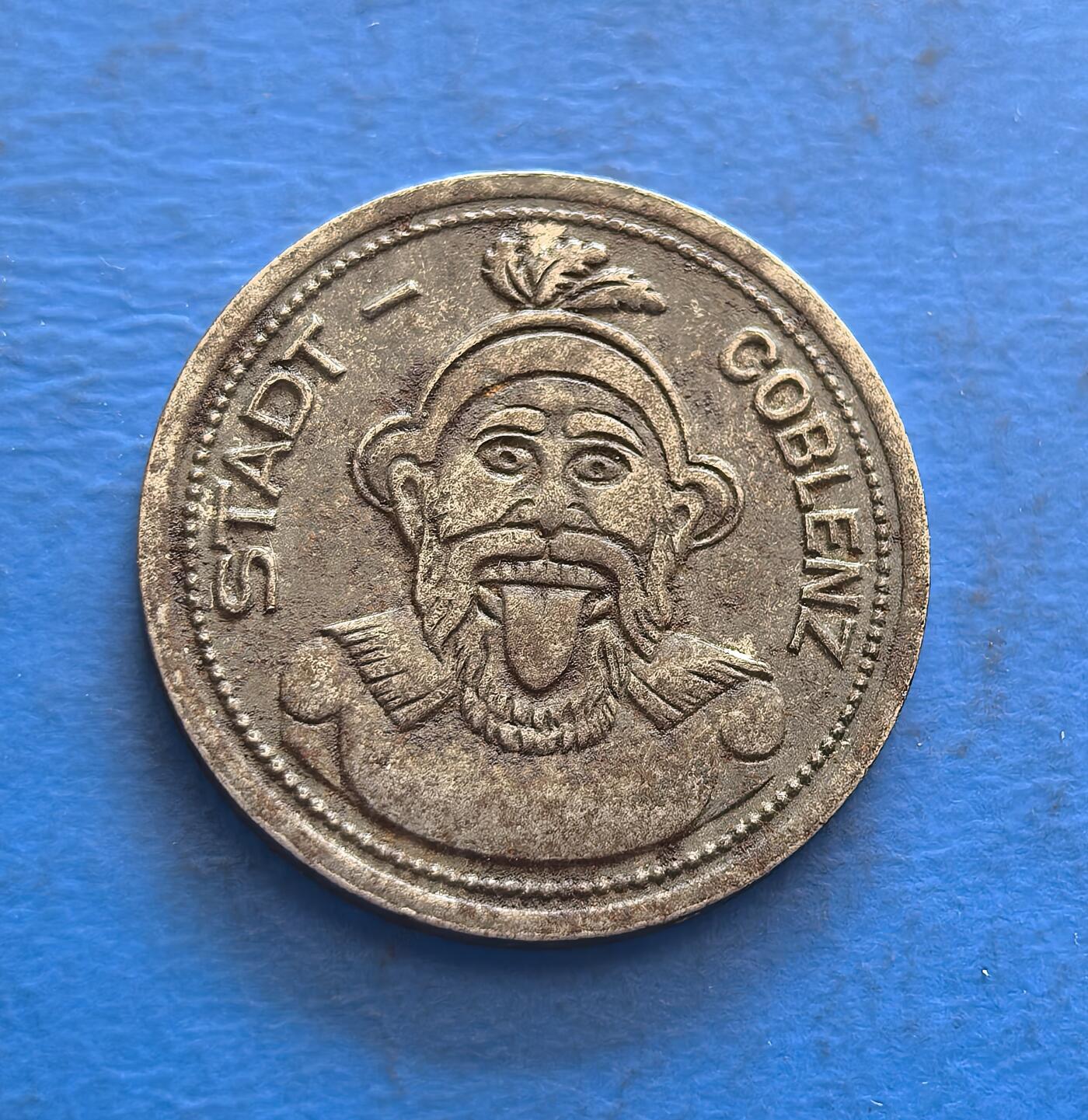 外国优质银币非洲美洲币，周六九点倒数截拍，满百包邮，持续收拍 科布伦茨1920 年 10 芬尼应急币，正面标 “NOTGELD”（应急货币）+ 币值，背面展趣味人物头像 +“STADT COBLENZ”，承载魏玛初期德国地方应急货币文化，兼具趣味纹饰与历史背景收藏价值。