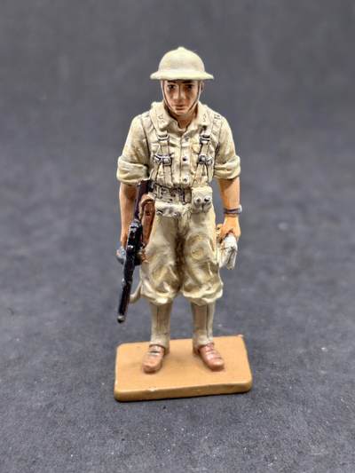 凯旋世界勋赏（第21期冬季大拍）（欢迎送拍）（对拍品有疑问请询问客服，不接受到手刀，出价默认拍品品相。请认真阅读拍卖规则！出价默认已认可！）（收到货请录制开箱视频，无视频概不处理问题。） - 西班牙Del Prado品牌出品的1942年美国陆军第1骑兵师中尉（菲律宾战场）金属兵人模型