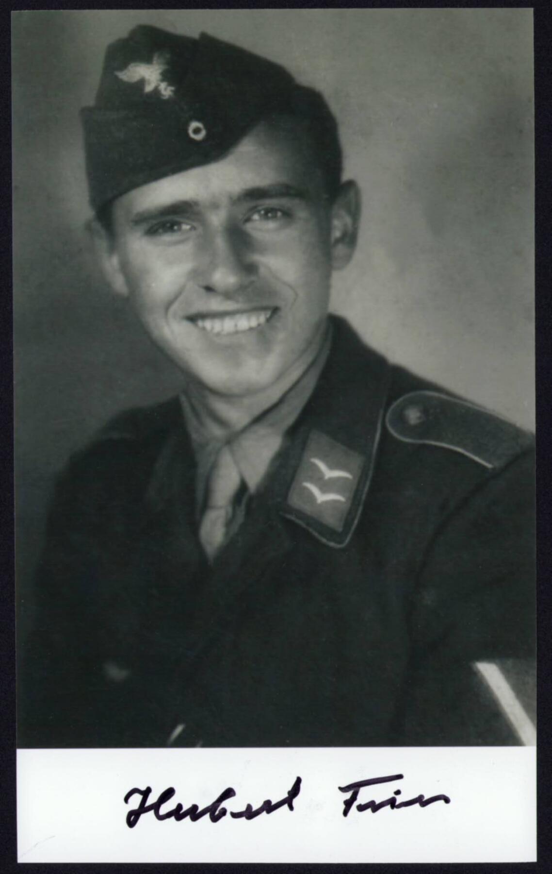 小驴勋章奖章收藏1月10日周六晚六点拍卖（珍爱和平，收藏战争，铭记历史，勿忘国耻，忠党爱国。有偿代拍，送拍规则在简介最后，参拍须阅读规则后再参拍，关系到运费包装发货时效真假辨别等关键信息，拍卖时不再发原图，看大图店主微信码在拍卖店铺介绍里）