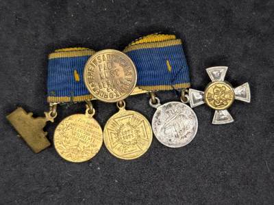 凯旋世界勋赏（第21期冬季大拍）（欢迎送拍）（对拍品有疑问请询问客服，不接受到手刀，出价默认拍品品相。请认真阅读拍卖规则！出价默认已认可！）（收到货请录制开箱视频，无视频概不处理问题。） - 帝德 mini扣子联排 包含1900常规服役十字，德皇百年，普法， 早期款服役奖章，二级荣誉奖章