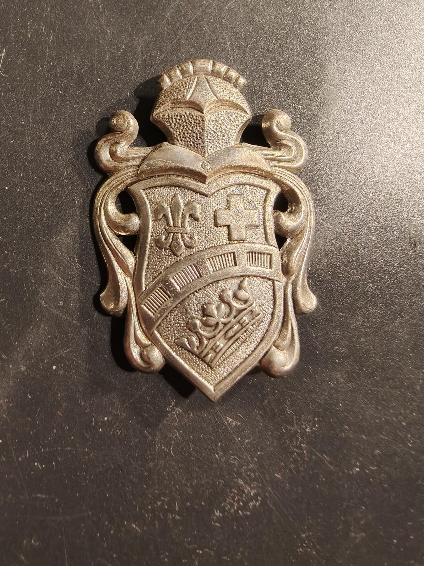 老王徽章第175期 德国中世纪盔甲风格徽章