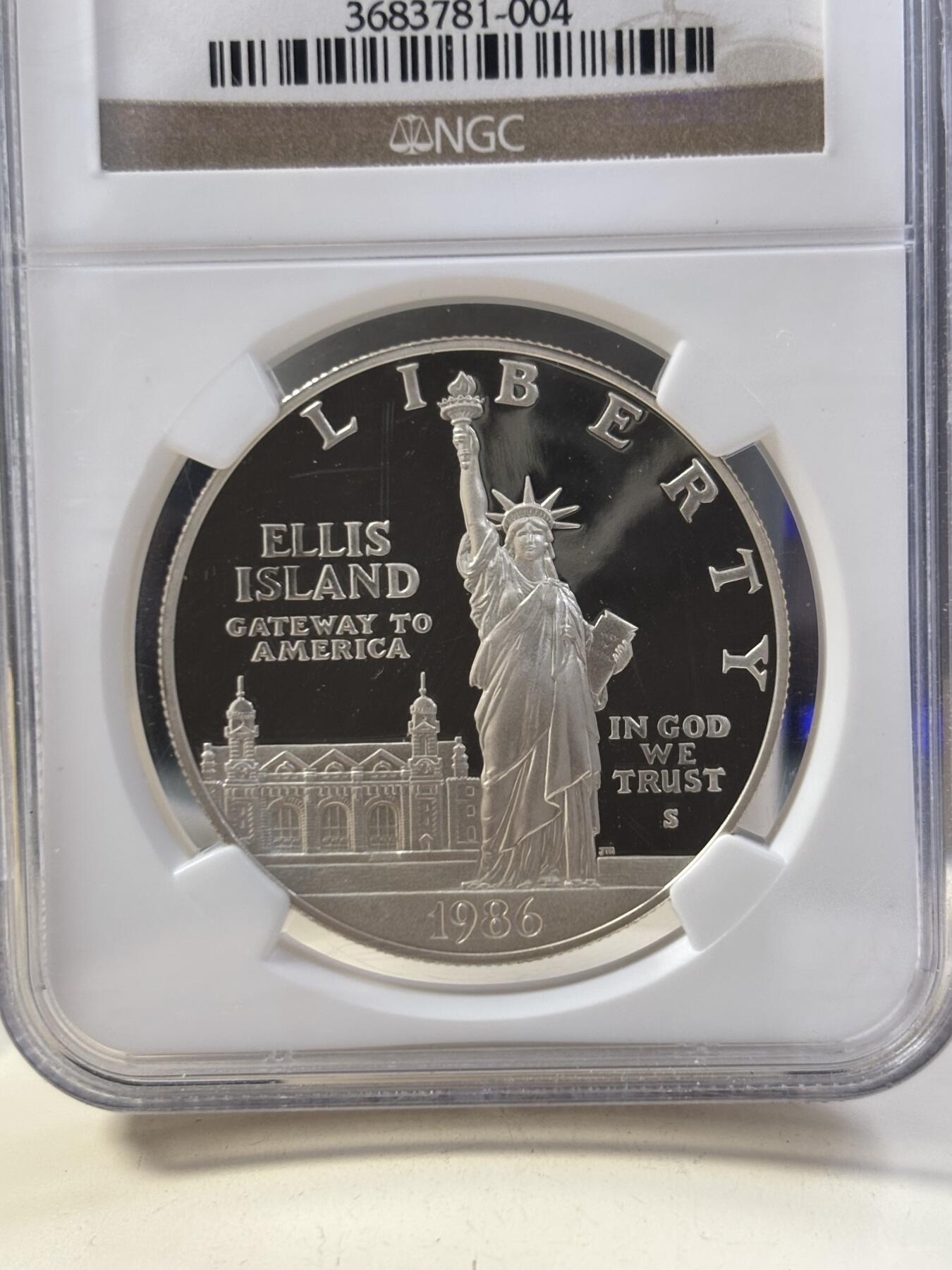 第187期拍卖 获奖币美国1986年自由女神百年精制纪念银币NGC-PF69，26.72克，900银