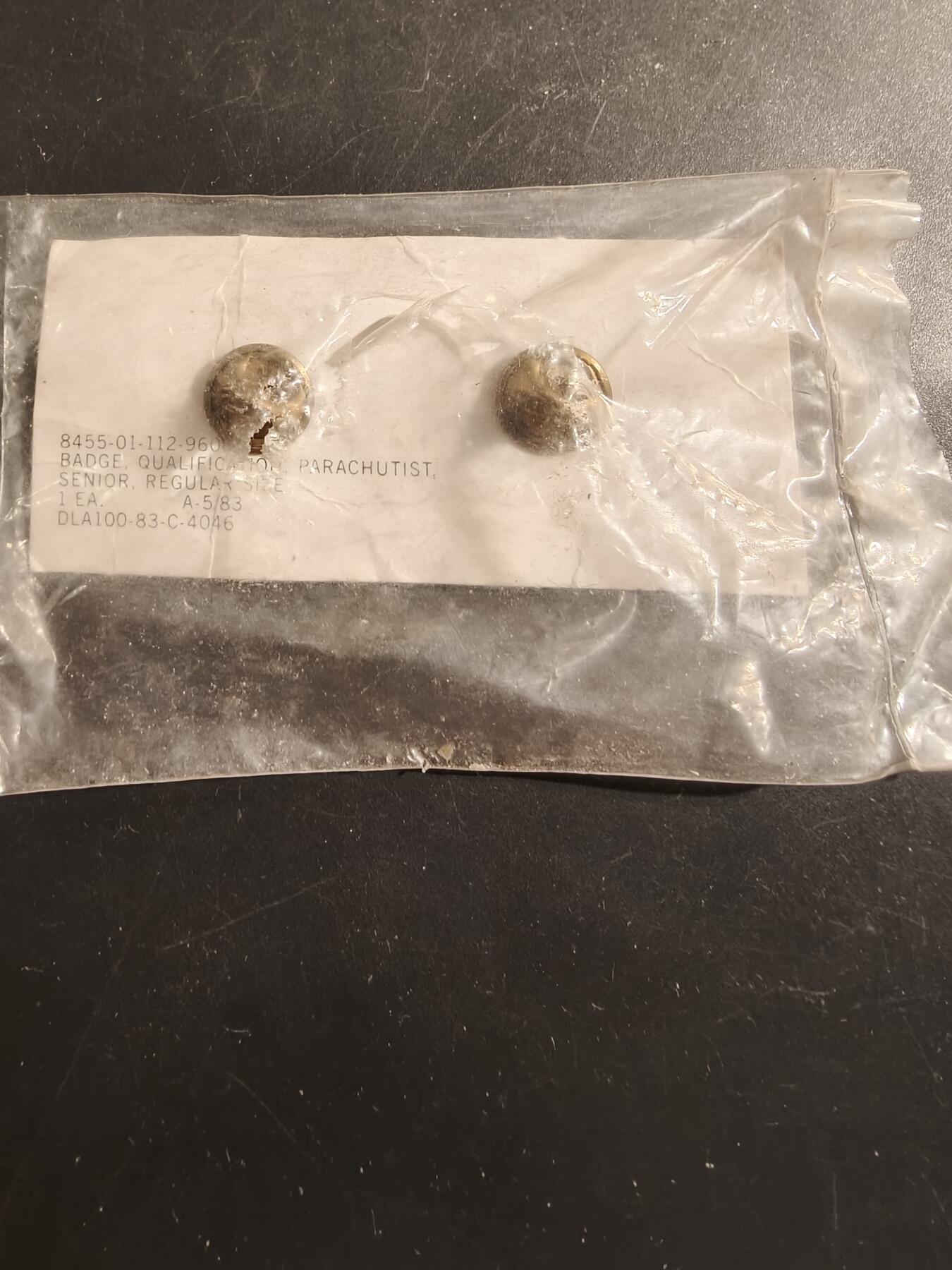 老王徽章第175期 美国空降兵中级伞降技能章    未拆封