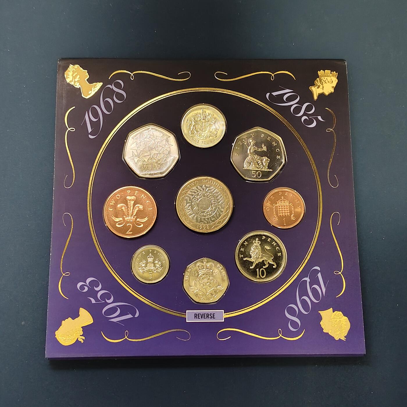 【全场包邮】纯粹捡漏拍492场【封装套币专场】-注意佣金 英国1998年官方封装套币-2镑机械时代+1镑盾徽+50便士加入欧盟25周年+流通套币