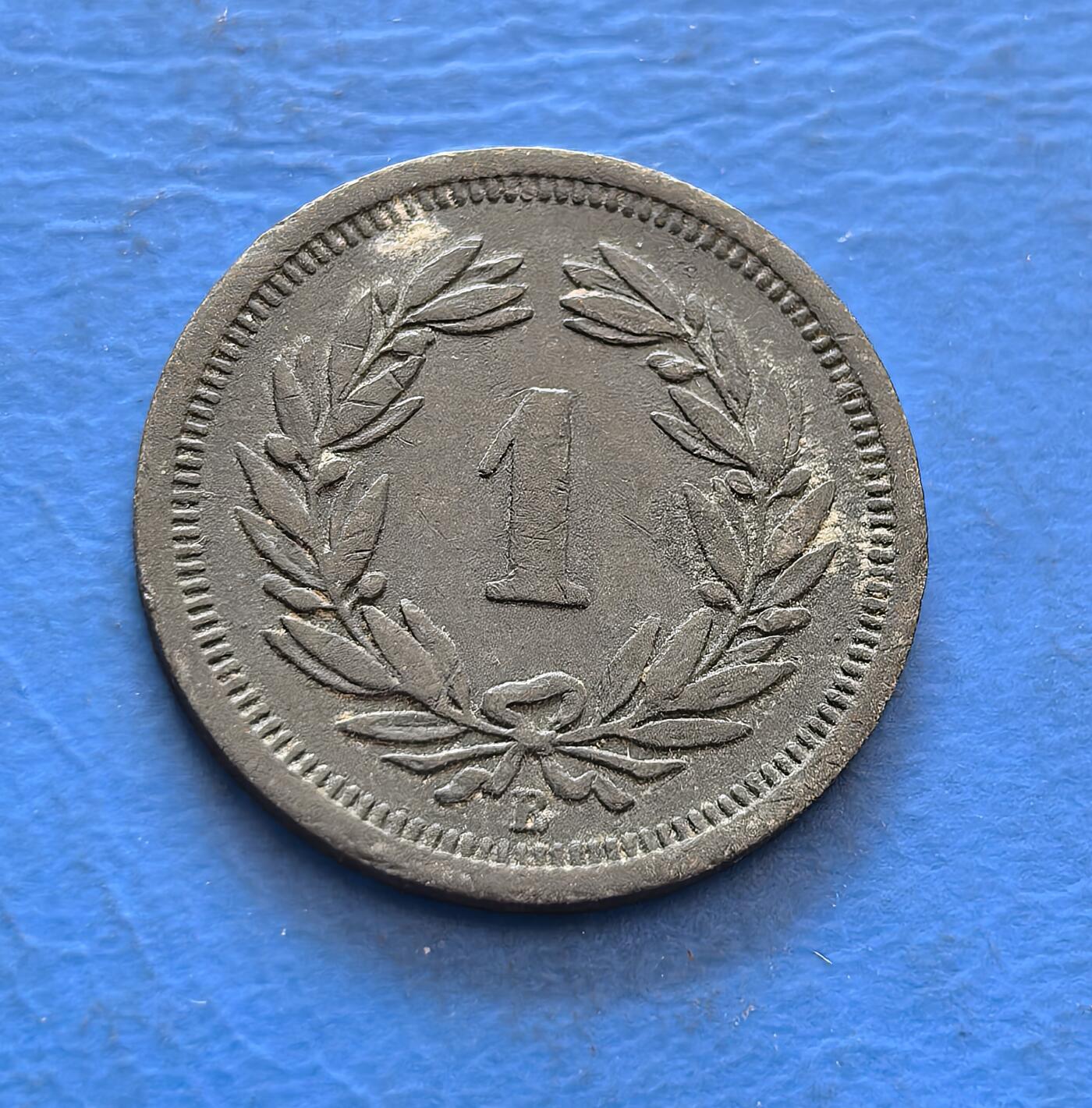 外国优质银币非洲美洲币，周六九点倒数截拍，满百包邮，持续收拍 德占瑞士1944 年 1 分，正面展十字盾徽 +“HELVETIA”，背面饰月桂环 + 币值，金属币承载二战时期瑞士货币文化，兼具国家符号与传统纹饰收藏价值。